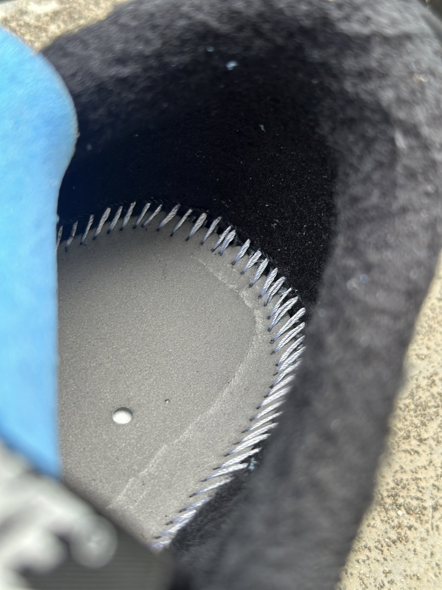 
双十一福利开启‼️
本地自取💰200 核心私信‼️
Travis Scott x Air Jordan AJ1 Low OG SP TS联名倒钩低帮 全套原纸板楦头开发 
纯原品质 一图一物 不套文案 不以低版本冒充纯原 
编码:DM7866-001 黑武士
SIZE：36/47.5