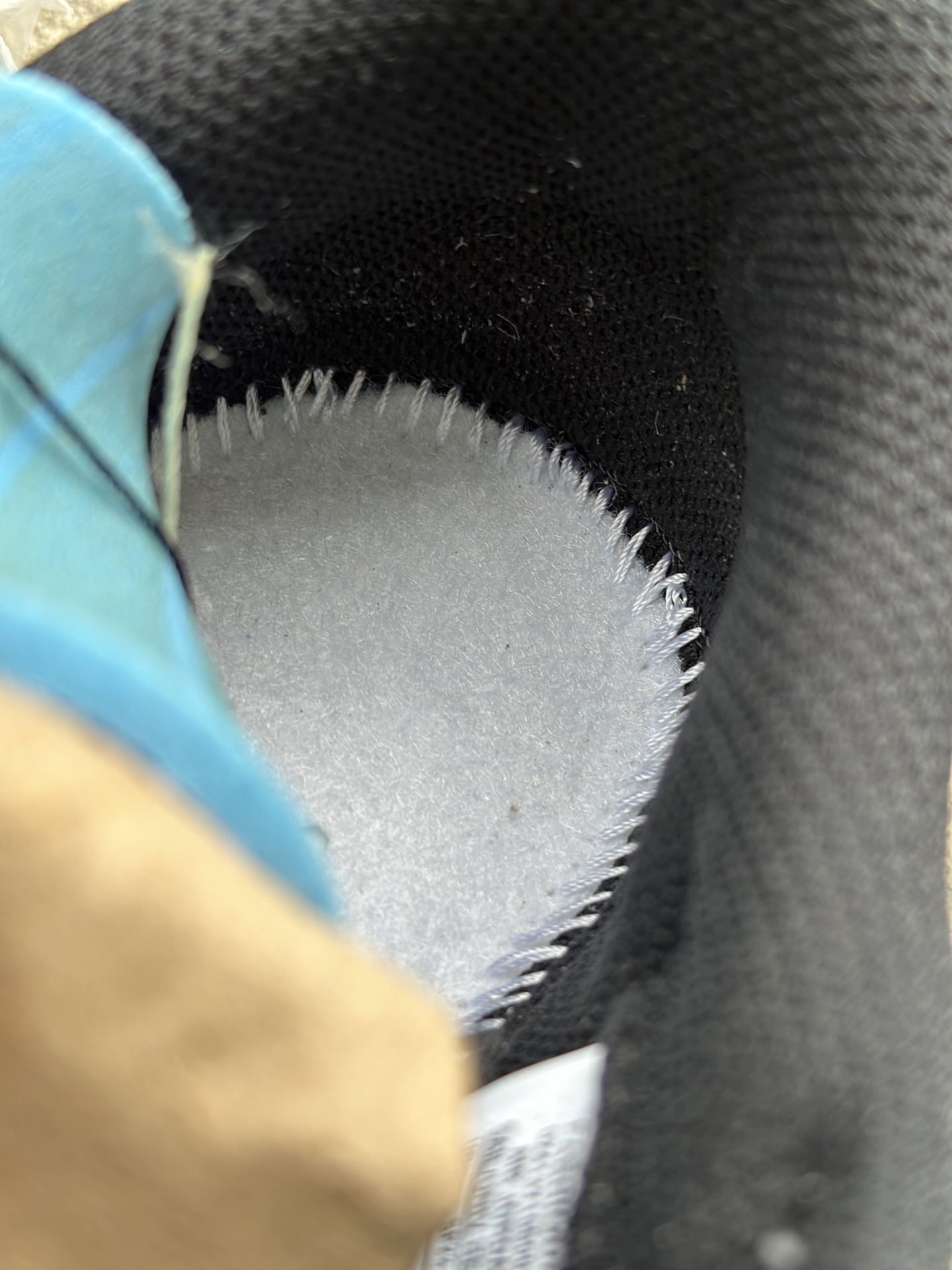 
双十一福利开启‼️
本地自取💰200 核心私信‼️
Travis Scott x Air Jordan AJ1 Low OG SP TS联名倒钩低帮 全套原纸板楦头开发 
纯原品质 一图一物 不套文案 不以低版本冒充纯原 
编码:DZ4137-106 黑橄榄绿
SIZE：36/47.5