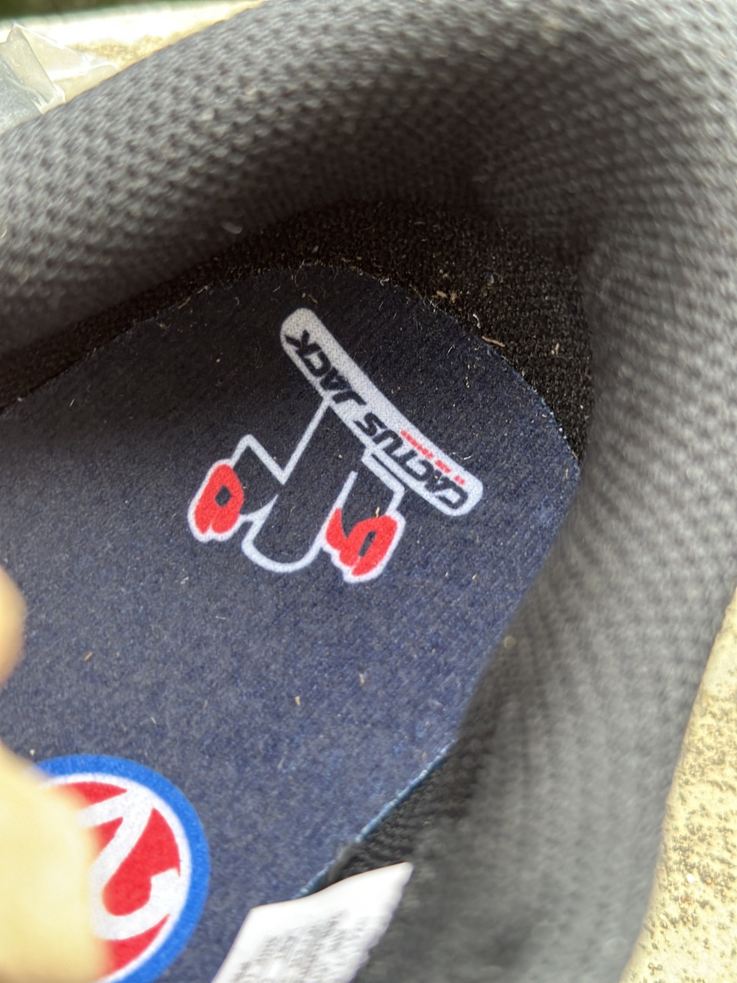 
双十一福利开启‼️
本地自取💰200 核心私信‼️
Travis Scott x Air Jordan AJ1 Low OG SP TS联名倒钩低帮 全套原纸板楦头开发 
纯原品质 一图一物 不套文案 不以低版本冒充纯原 
编码:DZ4137-106 黑橄榄绿
SIZE：36/47.5