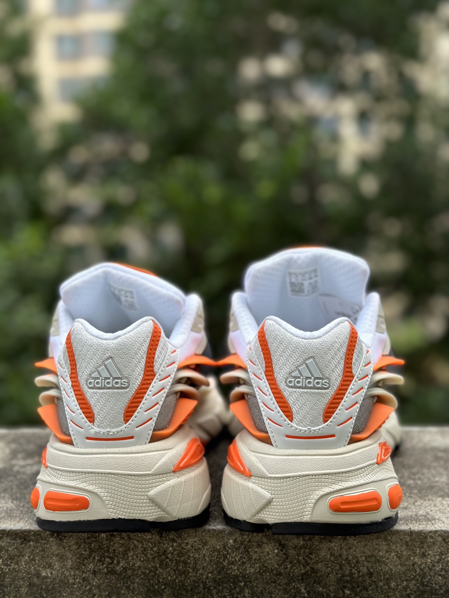 220 Pharrell x adidas Adistar Jellyfish 低帮复古风老爹鞋 JP9261