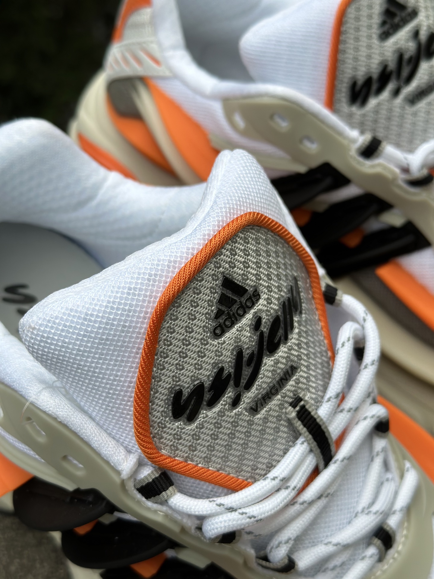 220 Pharrell x adidas Adistar Jellyfish 低帮复古风老爹鞋 JP9261