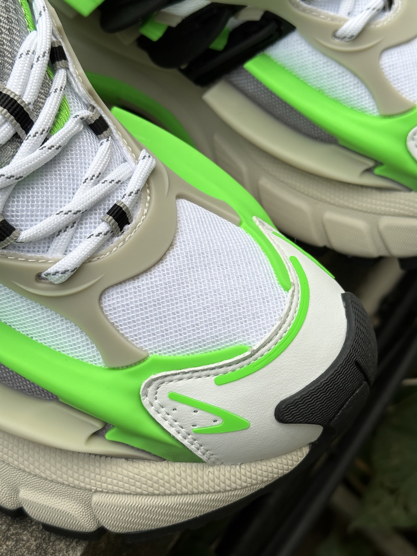 220 Pharrell x adidas Adistar Jellyfish 低帮复古风老爹鞋 JP9260