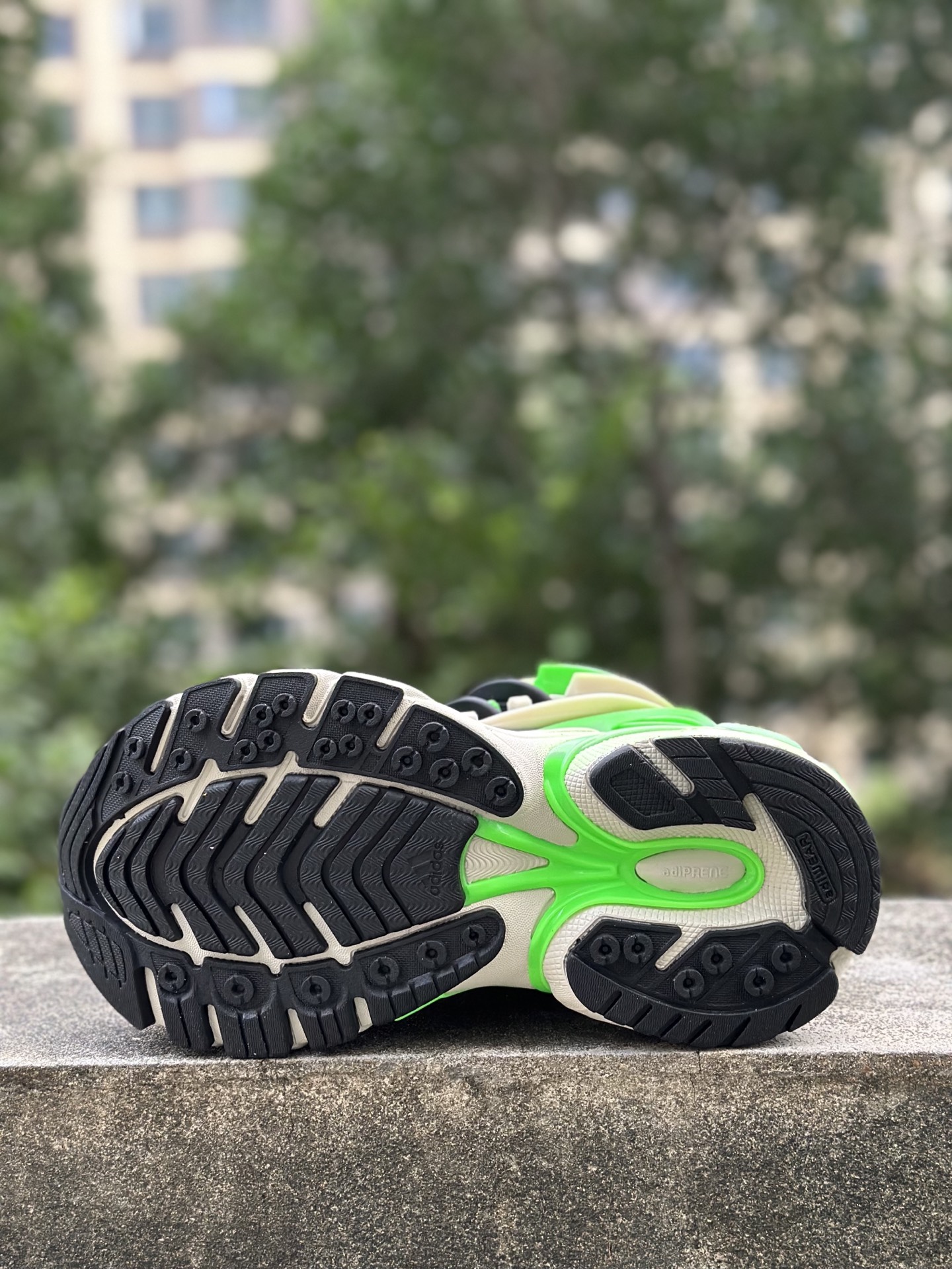 220 Pharrell x adidas Adistar Jellyfish 低帮复古风老爹鞋 JP9260