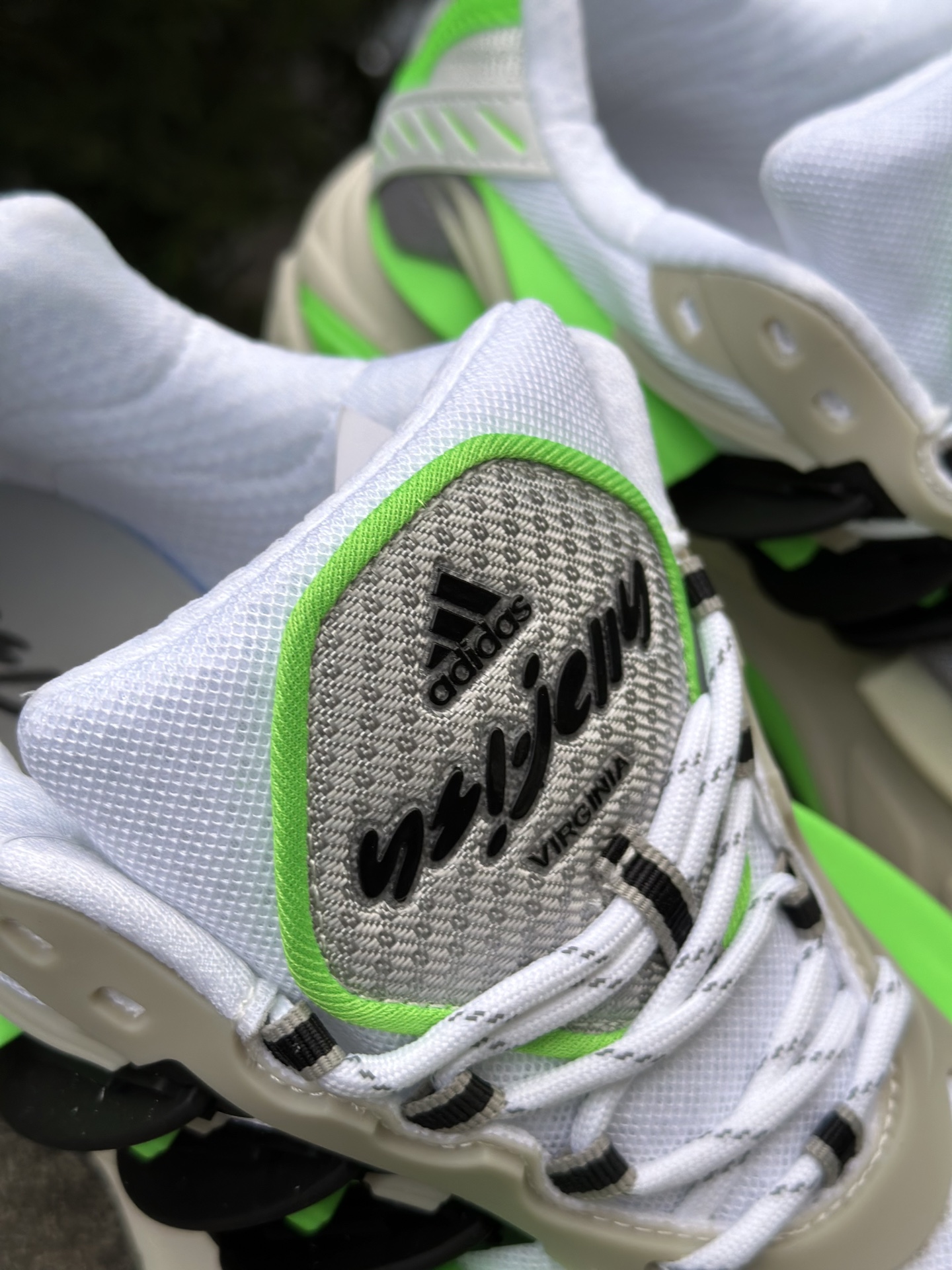 220 Pharrell x adidas Adistar Jellyfish 低帮复古风老爹鞋 JP9260