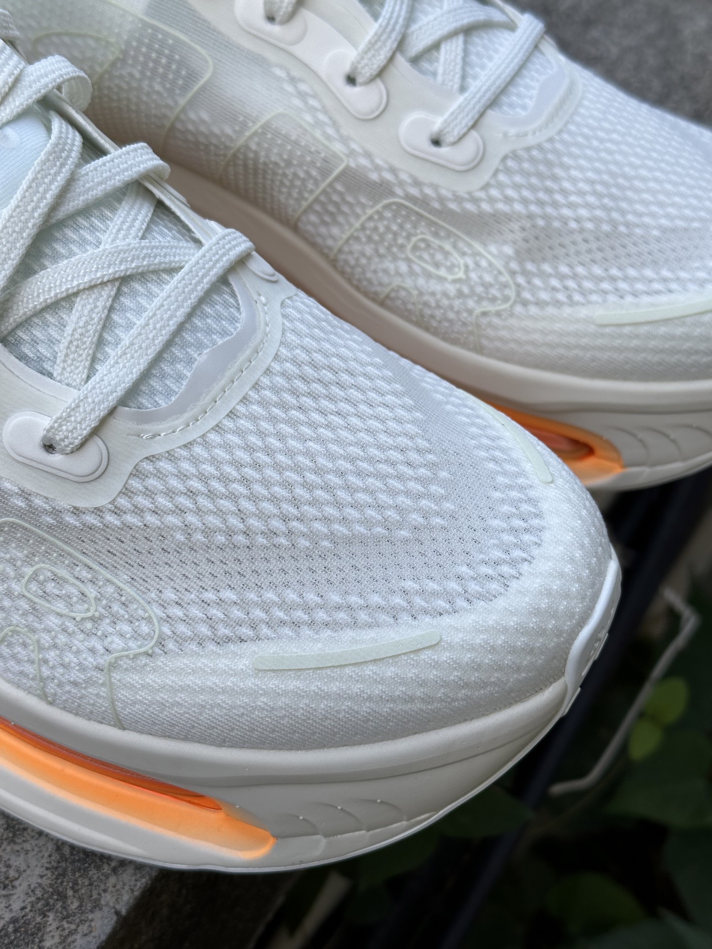 Nike Air Zoom Vomero Premium 耐克网面厚底气垫跑鞋 黑橙 IQ4035-100