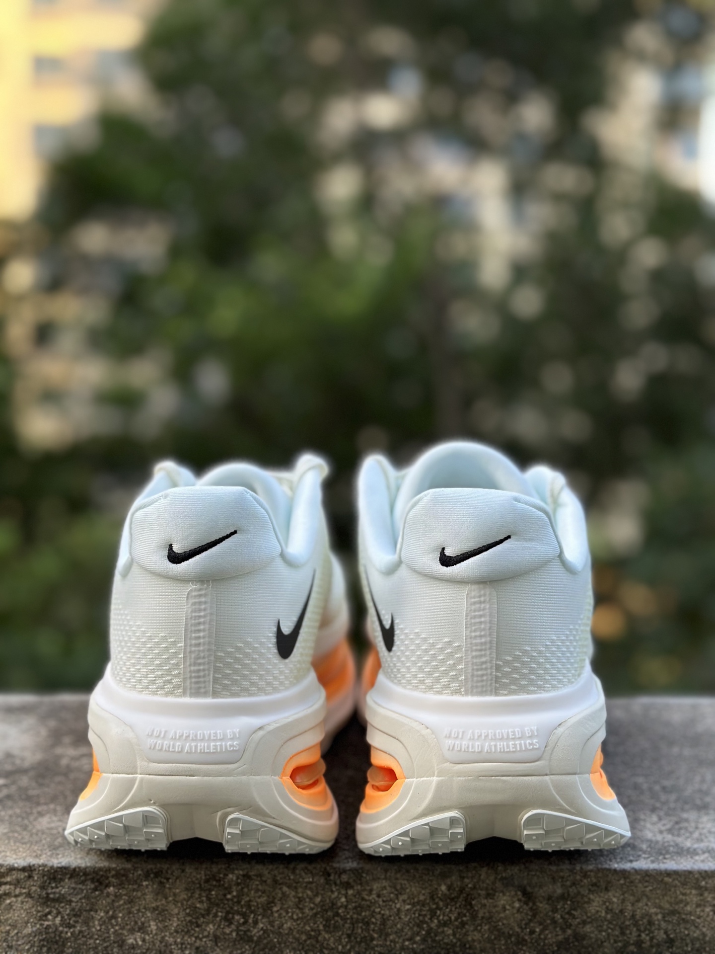 Nike Air Zoom Vomero Premium 耐克网面厚底气垫跑鞋 黑橙 IQ4035-100