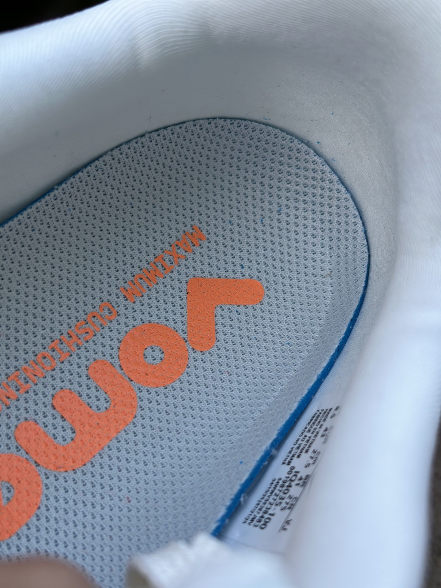 Nike Air Zoom Vomero Premium 耐克网面厚底气垫跑鞋 黑橙 IQ4035-100