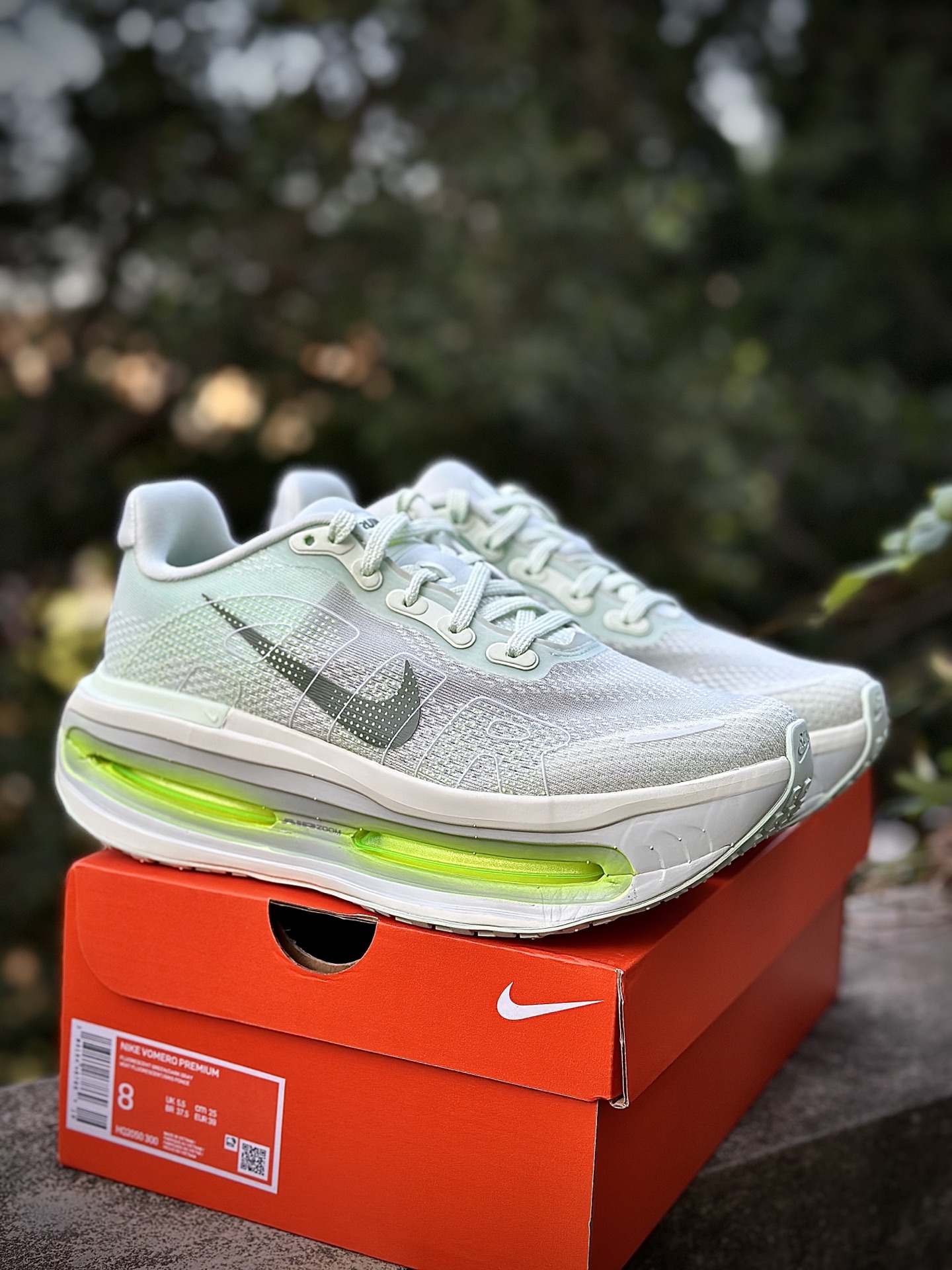 Nike Air Zoom Vomero Premium 耐克网面厚底气垫跑鞋 绿色 Nike Air Zoom Vomero Premium 耐克网面厚底气垫跑鞋 绿色