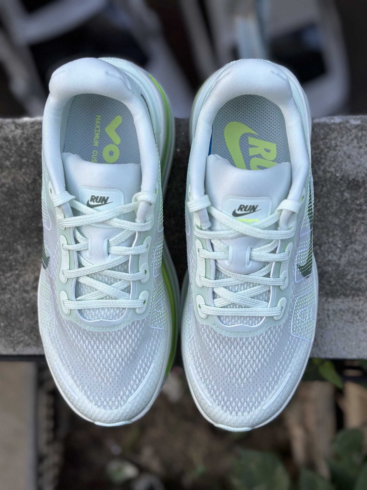 Nike Air Zoom Vomero Premium 耐克网面厚底气垫跑鞋 绿色 Nike Air Zoom Vomero Premium 耐克网面厚底气垫跑鞋 绿色