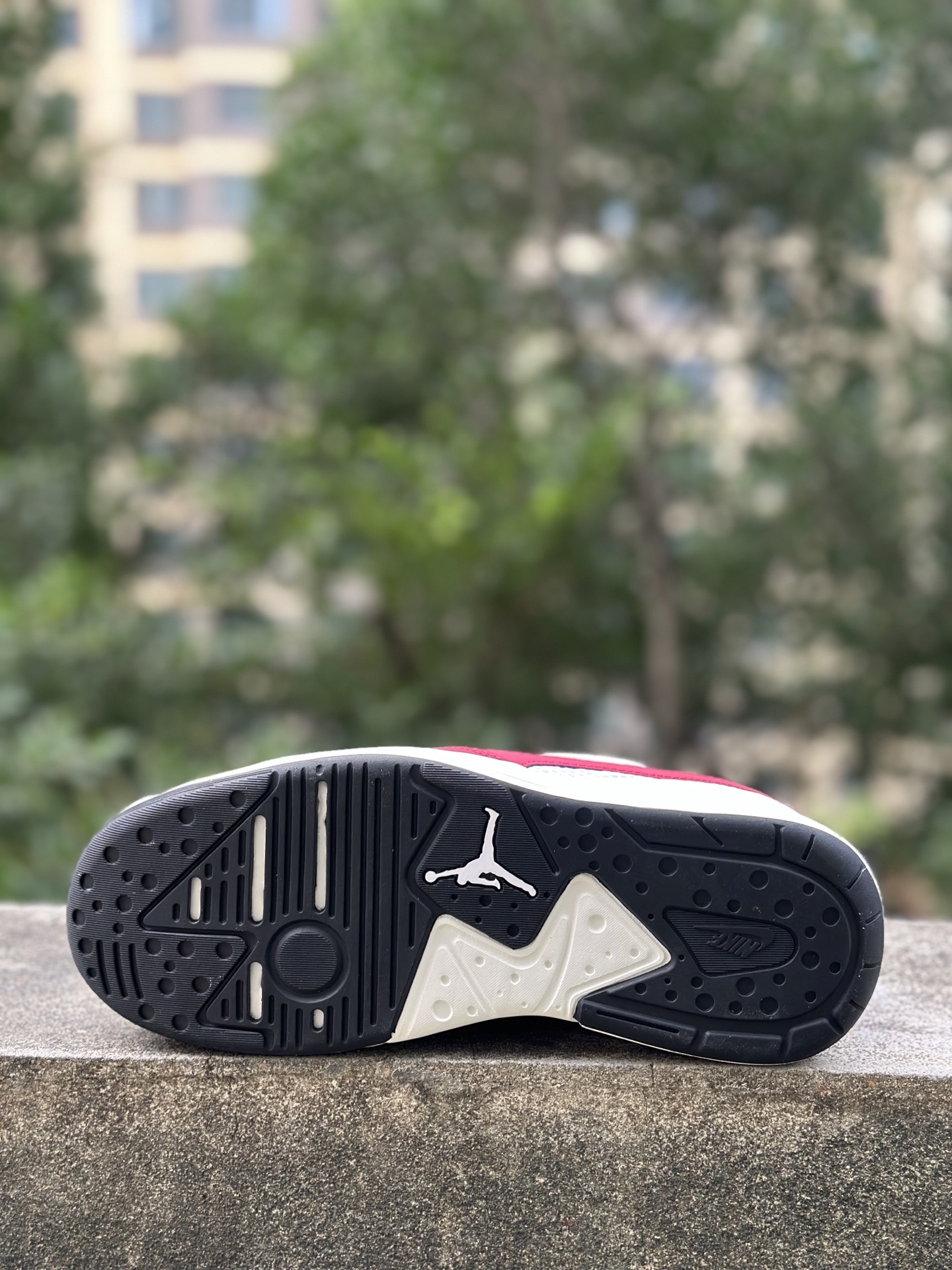 Jordan CMFT Era Chicago 柔软舒适 防滑耐磨 低帮 生活休闲鞋 男款 白红