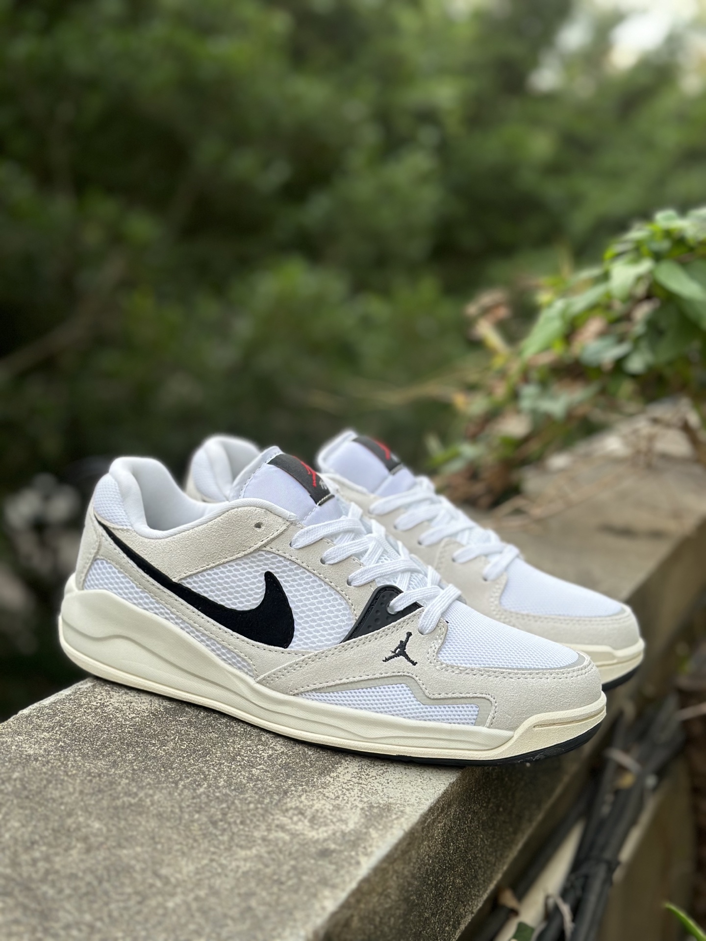 Jordan CMFT Era Chicago 柔软舒适 防滑耐磨 低帮 生活休闲鞋 男款 白色