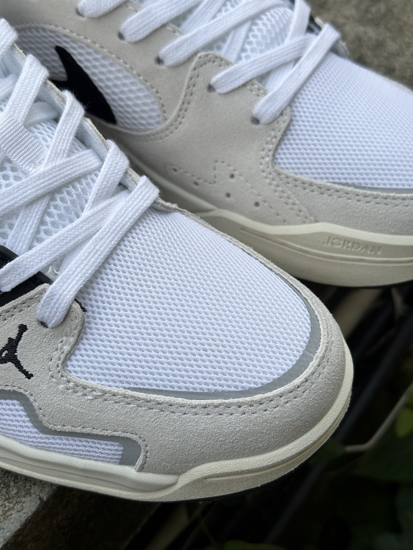 Jordan CMFT Era Chicago 柔软舒适 防滑耐磨 低帮 生活休闲鞋 男款 白色