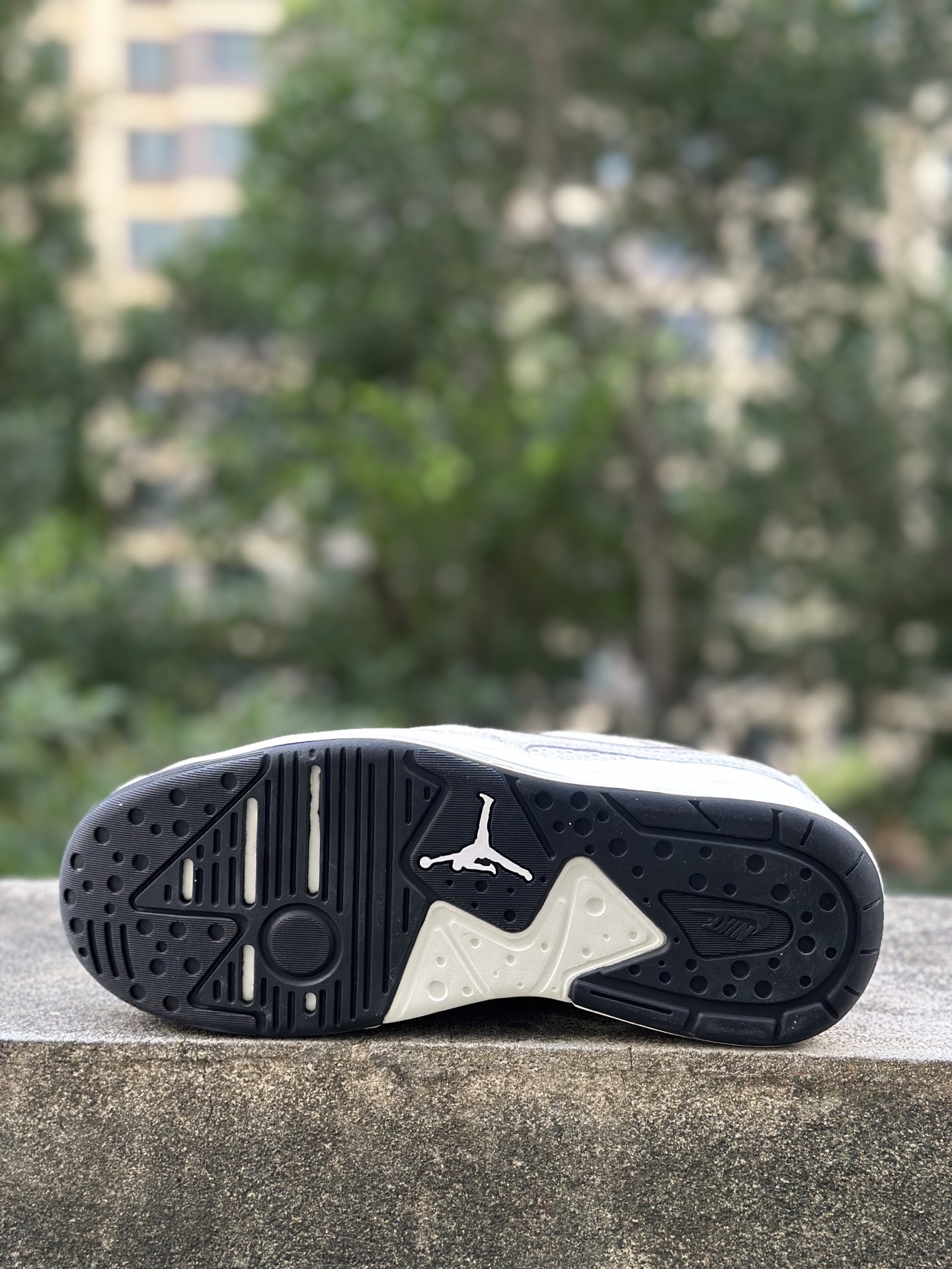 Jordan CMFT Era Chicago 柔软舒适 防滑耐磨 低帮 生活休闲鞋 男款 白色