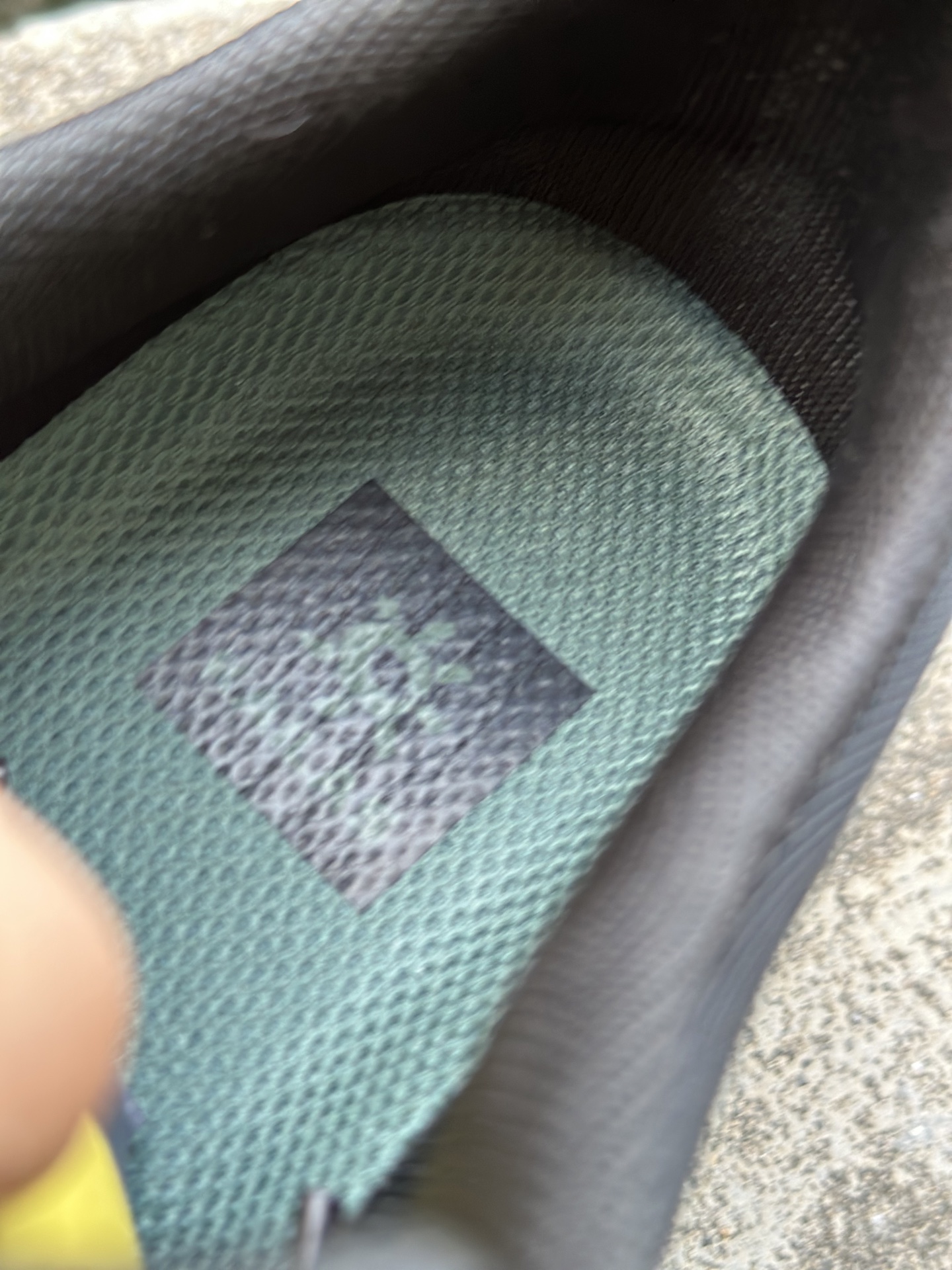 凯乐石KAIL运动户外 耐磨透气轻便抓地 徒步鞋 男款 墨黑