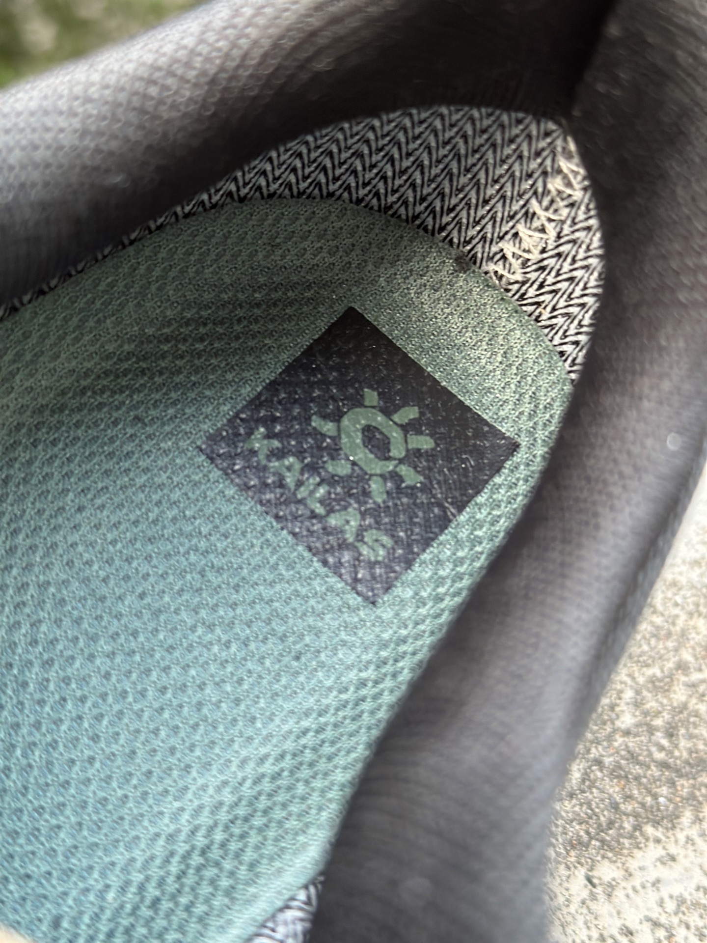 凯乐石KAIL运动户外 耐磨透气轻便抓地 徒步鞋 男款 墨黑色