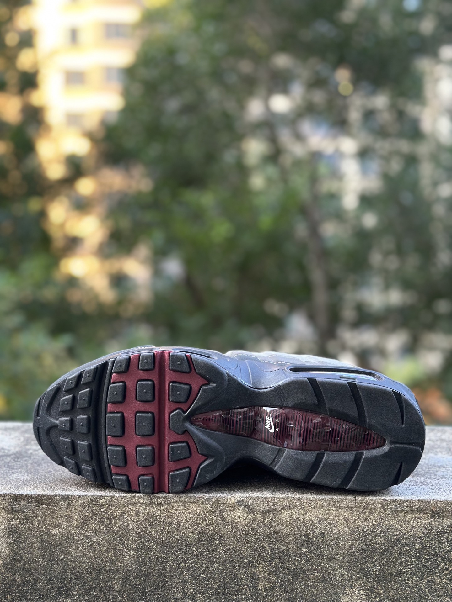 NK Air Max 95 灰白酒红 潮流百搭 气垫缓震慢跑鞋 DQ9001-001