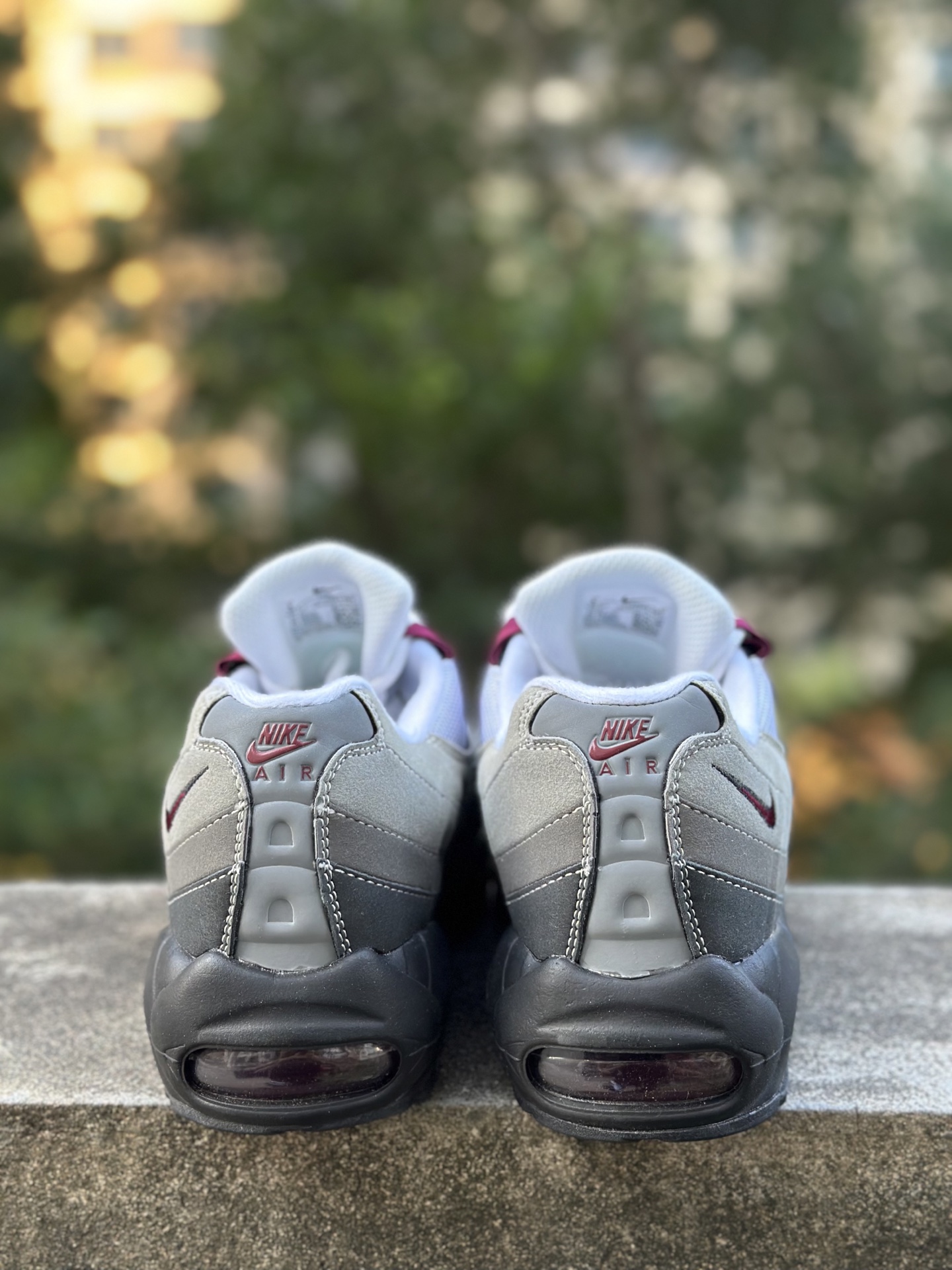 NK Air Max 95 灰白酒红 潮流百搭 气垫缓震慢跑鞋 DQ9001-001