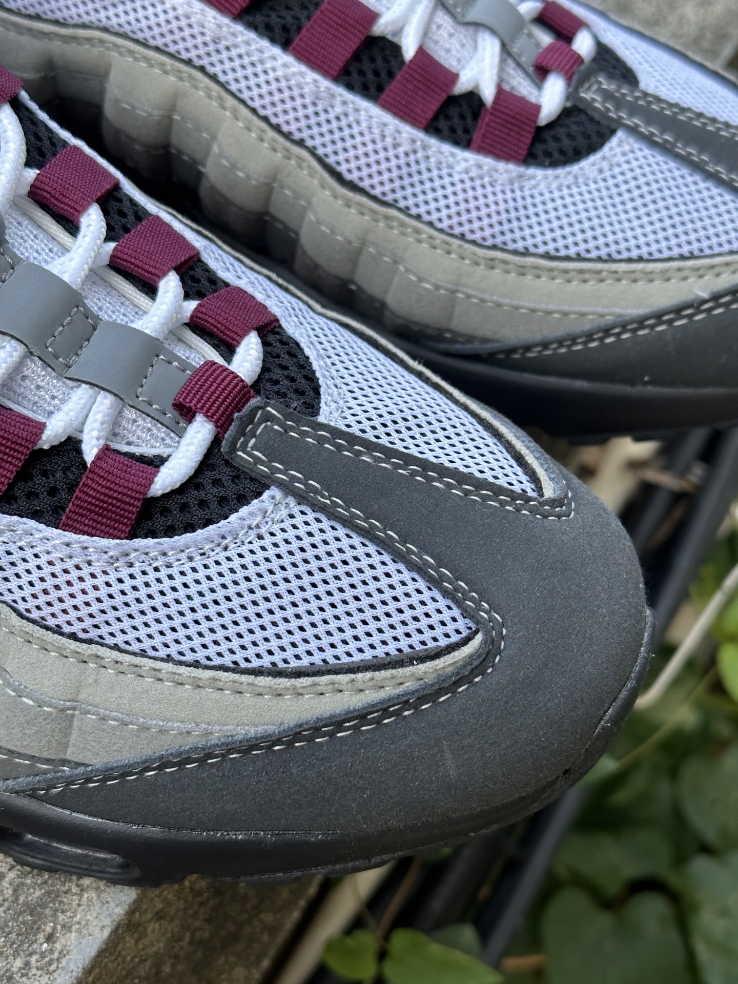 NK Air Max 95 灰白酒红 潮流百搭 气垫缓震慢跑鞋 DQ9001-001