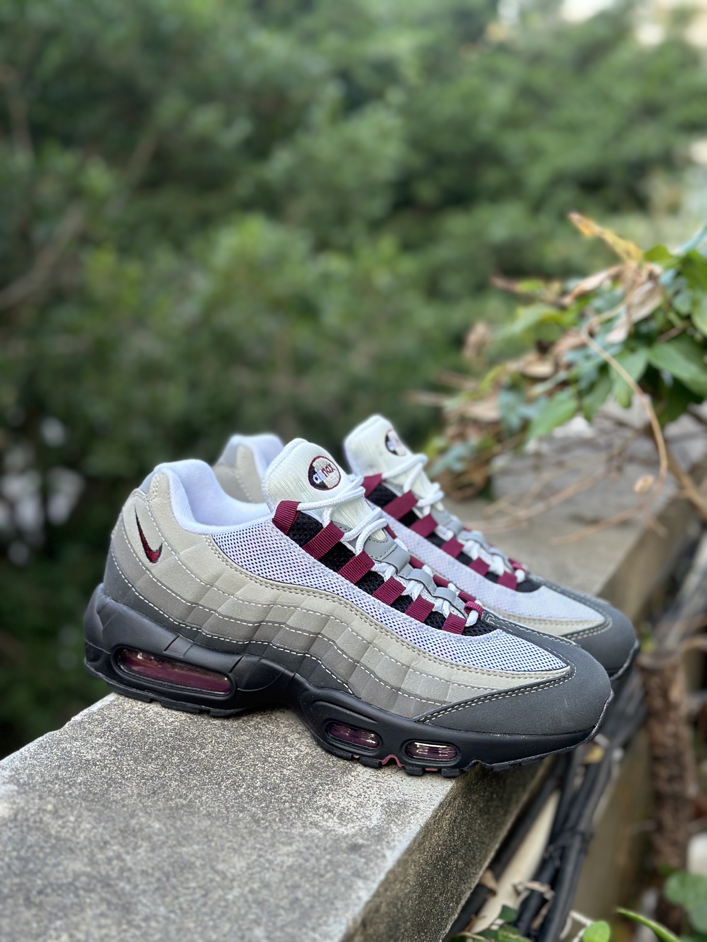 NK Air Max 95 灰白酒红 潮流百搭 气垫缓震慢跑鞋 DQ9001-001