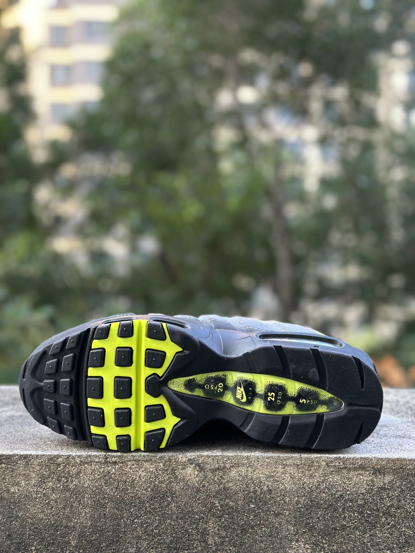 NK Air Max 95 灰黑绿 潮流百搭 气垫缓震慢跑鞋 CT1689-001