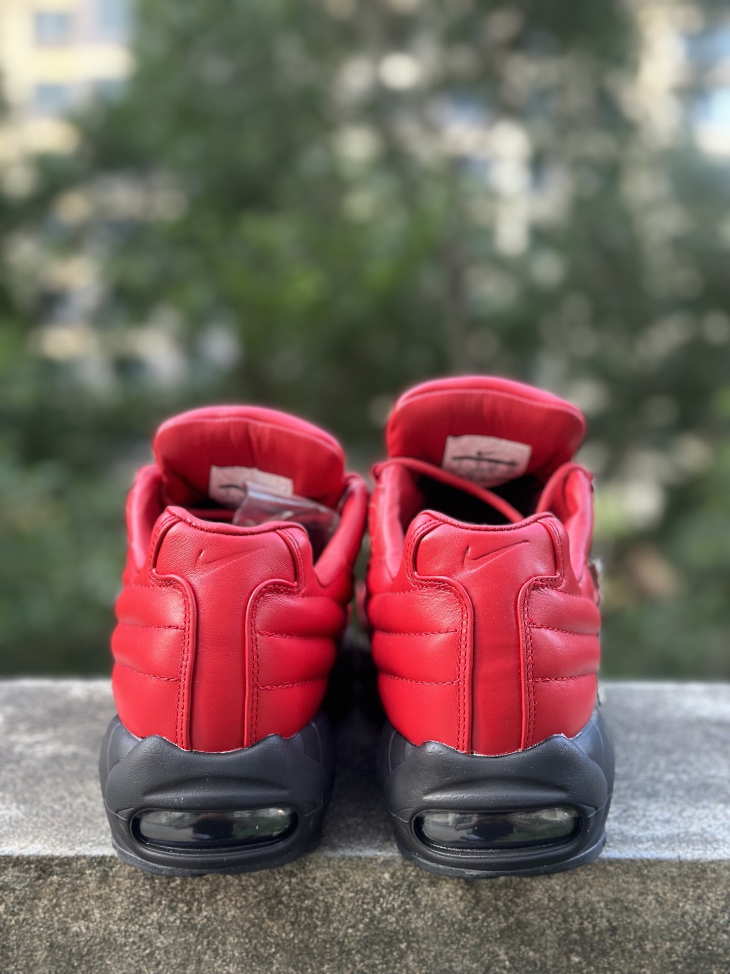 Supreme x NK Air Max 95 Lux 潮流舒适 皮革 低帮跑步鞋 男款 红色 潮流百搭 气垫缓震慢跑鞋 CI0999-600