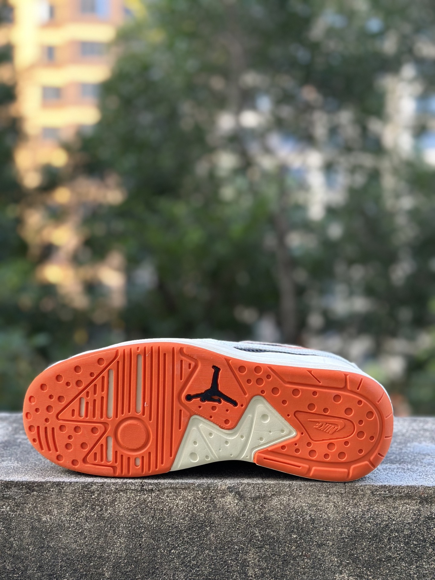 Jordan CMFT Era Chicago 柔软舒适 防滑耐磨 低帮 生活休闲鞋 黑橙