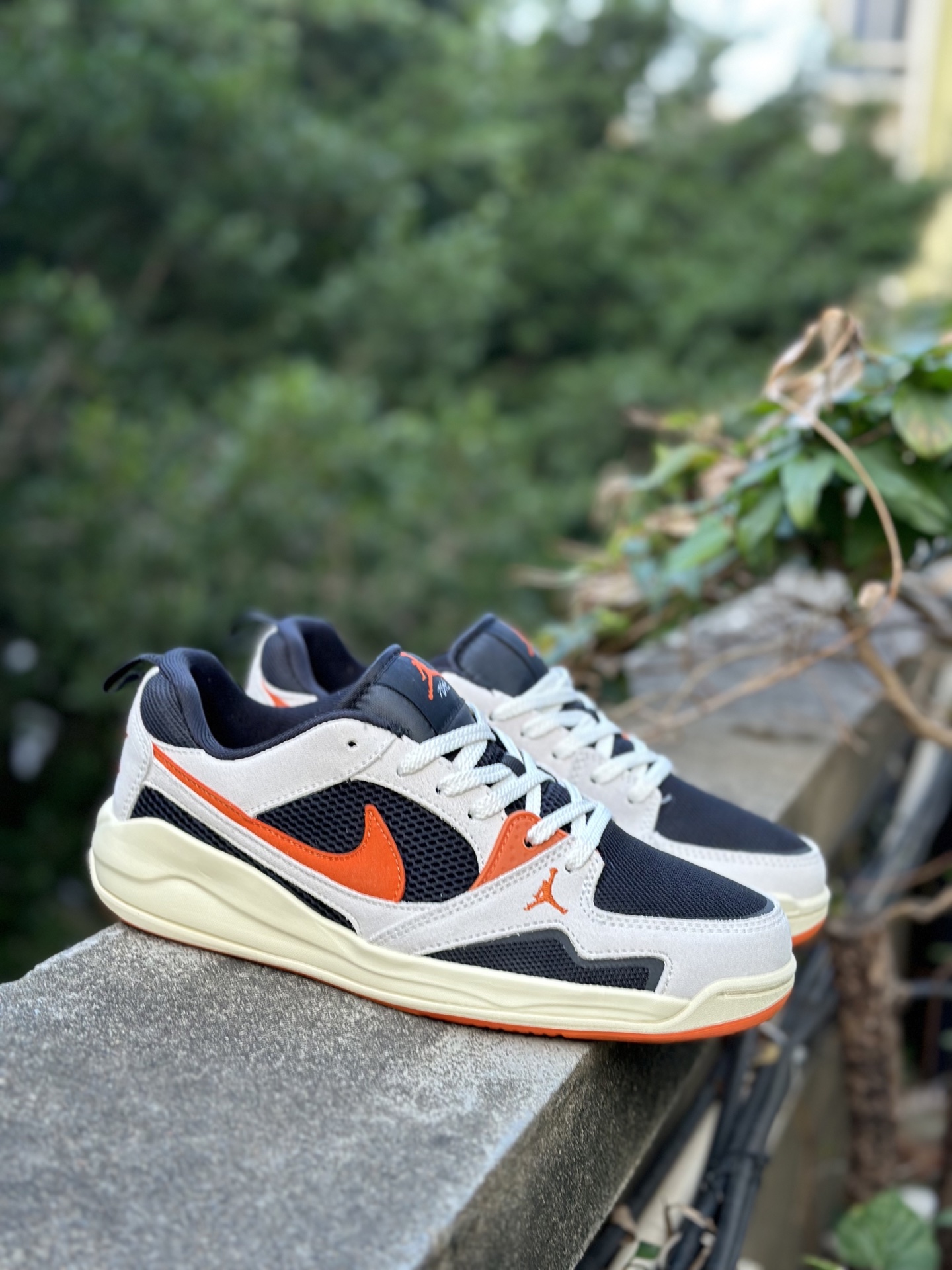 Jordan CMFT Era Chicago 柔软舒适 防滑耐磨 低帮 生活休闲鞋 黑橙