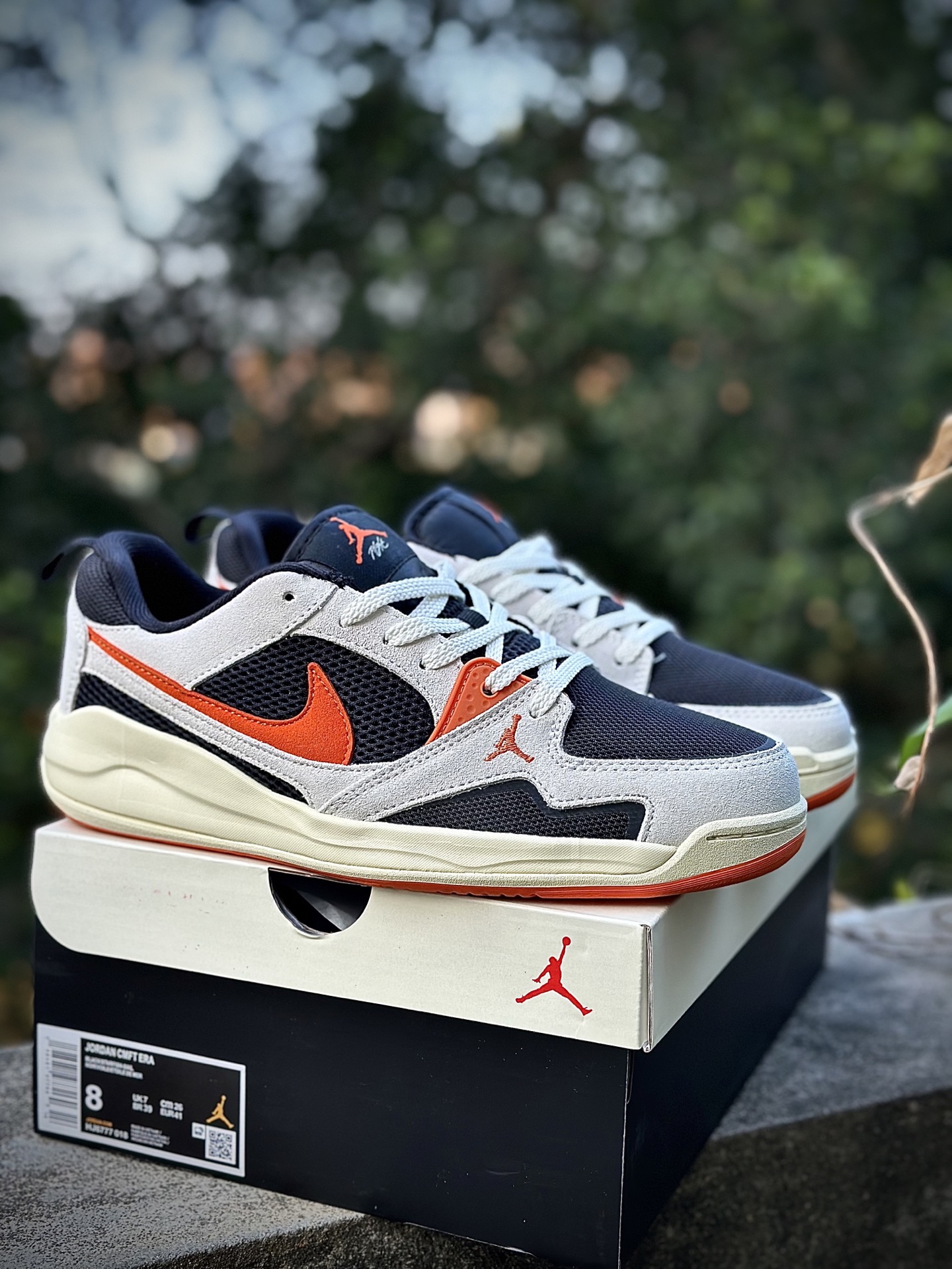 Jordan CMFT Era Chicago 柔软舒适 防滑耐磨 低帮 生活休闲鞋 黑橙