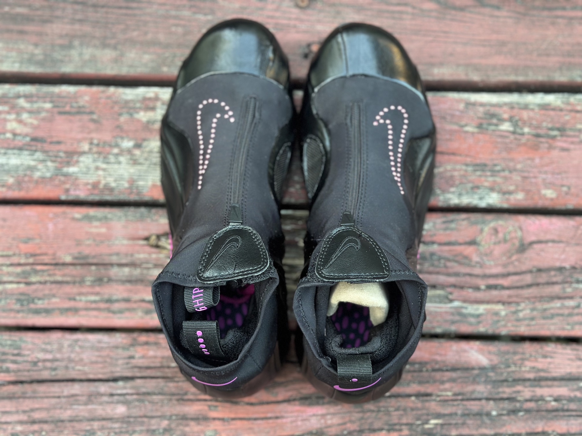 莞顶Nike Air Flightposite One”Carbon Fiber”飞行风一代系列中帮休闲运动文化篮球鞋黑粉 345826-001 莞顶Nike Air Flightposite One”Carbon Fiber”飞行风一代系列中帮休闲运动文化篮球鞋黑粉 345826-001