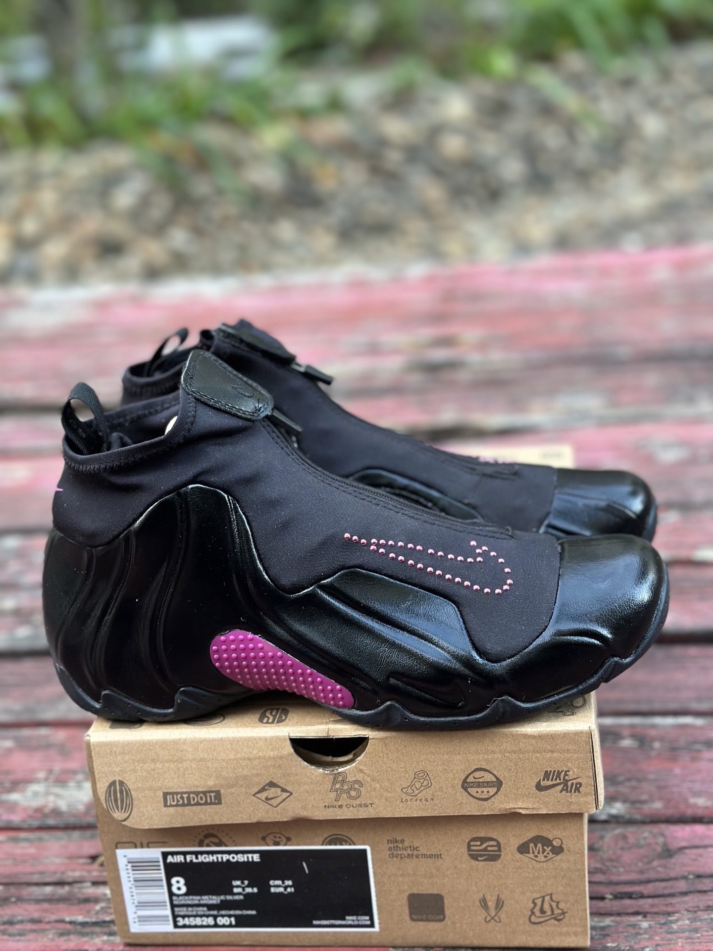 莞顶Nike Air Flightposite One”Carbon Fiber”飞行风一代系列中帮休闲运动文化篮球鞋黑粉 345826-001 莞顶Nike Air Flightposite One”Carbon Fiber”飞行风一代系列中帮休闲运动文化篮球鞋黑粉 345826-001