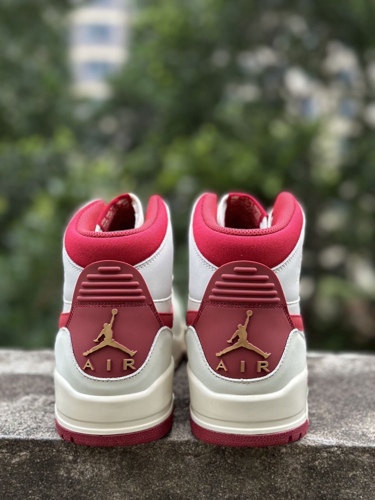 Air Jordan Legacy 312 马年 最强高邦三合一 有着交错结合的设计 IQ9785-161