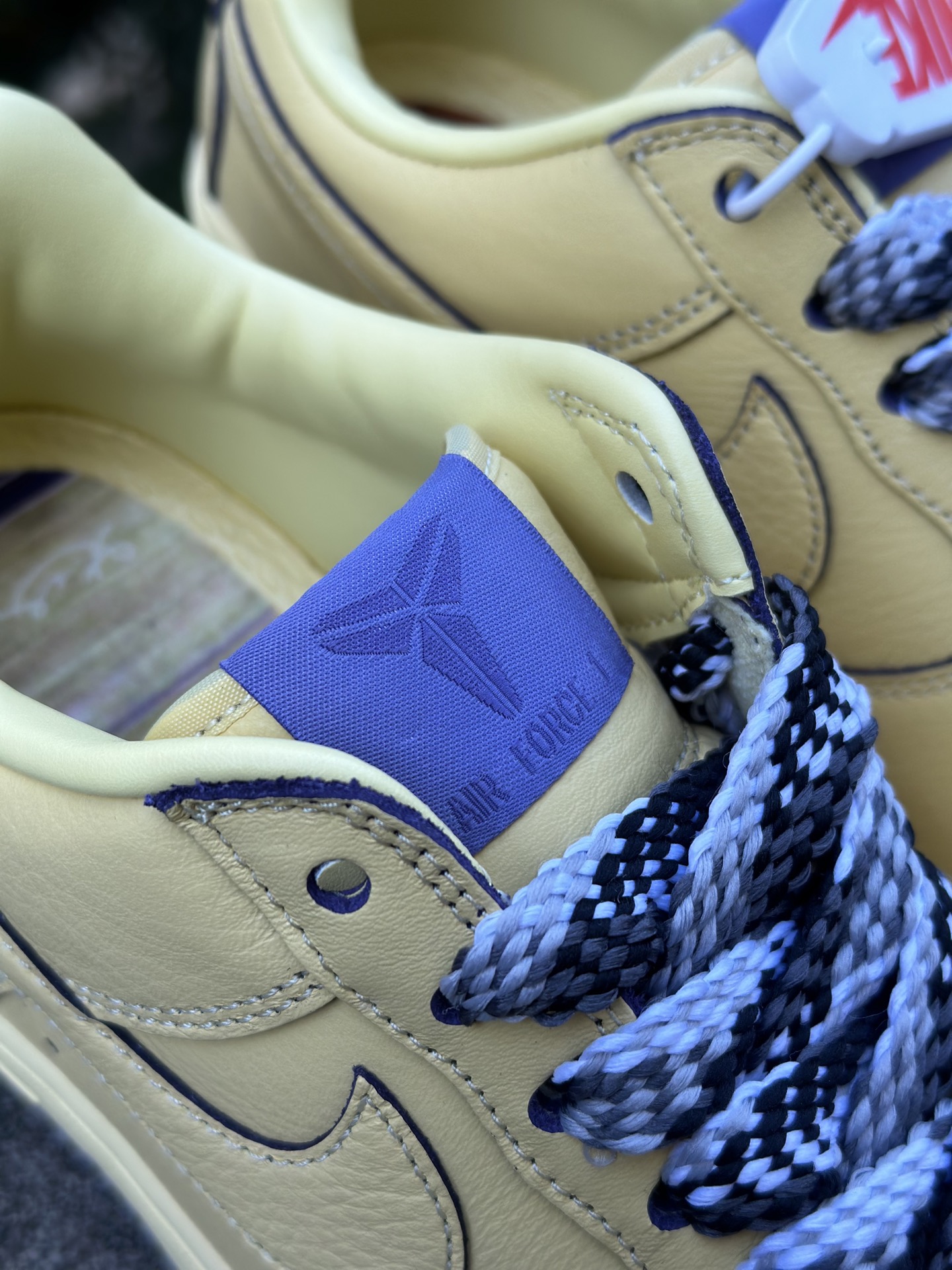 X10Nike Air Force 1 Low Kobe 舒适 透气 低帮 板鞋 黄色 HV9408-700 X10Nike Air Force 1 Low Kobe 舒适 透气 低帮 板鞋 黄色 HV9408-700