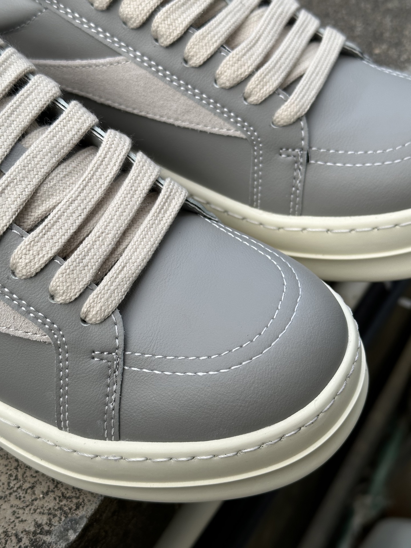 240 Rick Owens DRKSHDW 瑞克欧文斯RO 灰 圆头系带低帮板鞋-Chinese UA Cheap High Quatity Brand Clothes Bags handbags Sneakers wholesale wholesaler seller from China Factory suppliers Fashion Clothing Shoes best Quality Beautiful Price 240 Rick Owens DRKSHDW 瑞克欧文斯RO 灰 圆头系带低帮板鞋