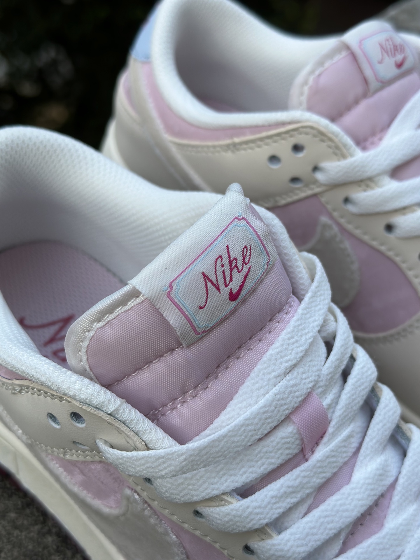 240 Nike SB Dunk Low“情人节限定发售奶白 + 柔雾粉的渐变配色像裹了层春日薄纱 IQ1145-610-Chinese UA Cheap High Quatity Brand Clothes Bags handbags Sneakers wholesale wholesaler seller from China Factory suppliers Fashion Clothing Shoes best Quality Beautiful Price 240 Nike SB Dunk Low“情人节限定发售奶白 + 柔雾粉的渐变配色像裹了层春日薄纱 IQ1145-610
