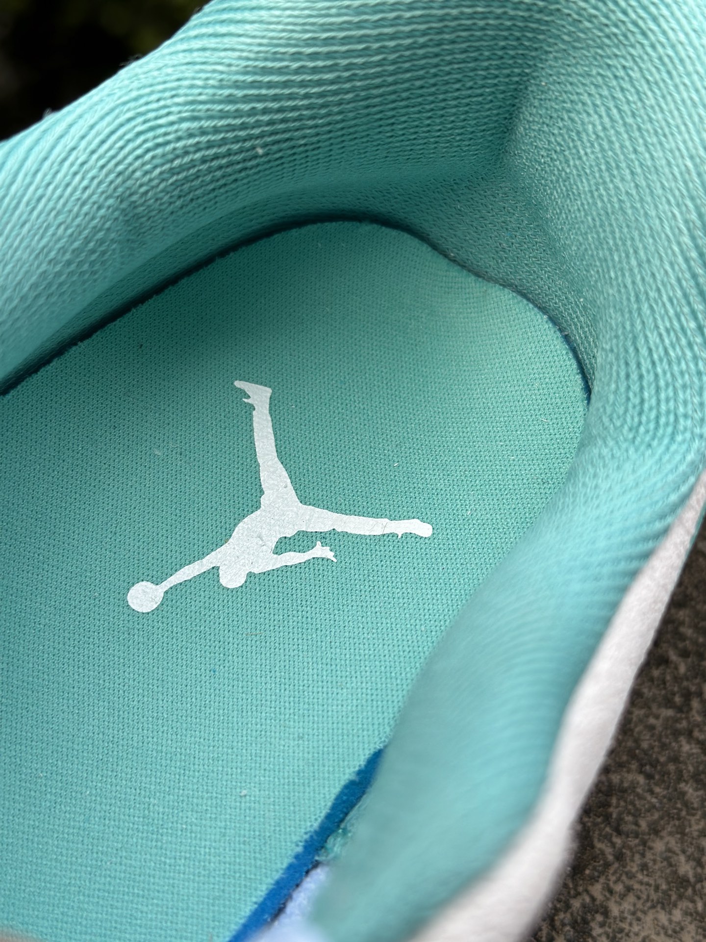 220 Jordan CMFT Era Chicago 柔软舒适 防滑耐磨 低帮 生活休闲鞋 男款 白蓝 编码 HJ6778-113-Chinese UA Cheap High Quatity Brand Clothes Bags handbags Sneakers wholesale wholesaler seller from China Factory suppliers Fashion Clothing Shoes best Quality Beautiful Price 220 Jordan CMFT Era Chicago 柔软舒适 防滑耐磨 低帮 生活休闲鞋 男款 白蓝 编码 HJ6778-113