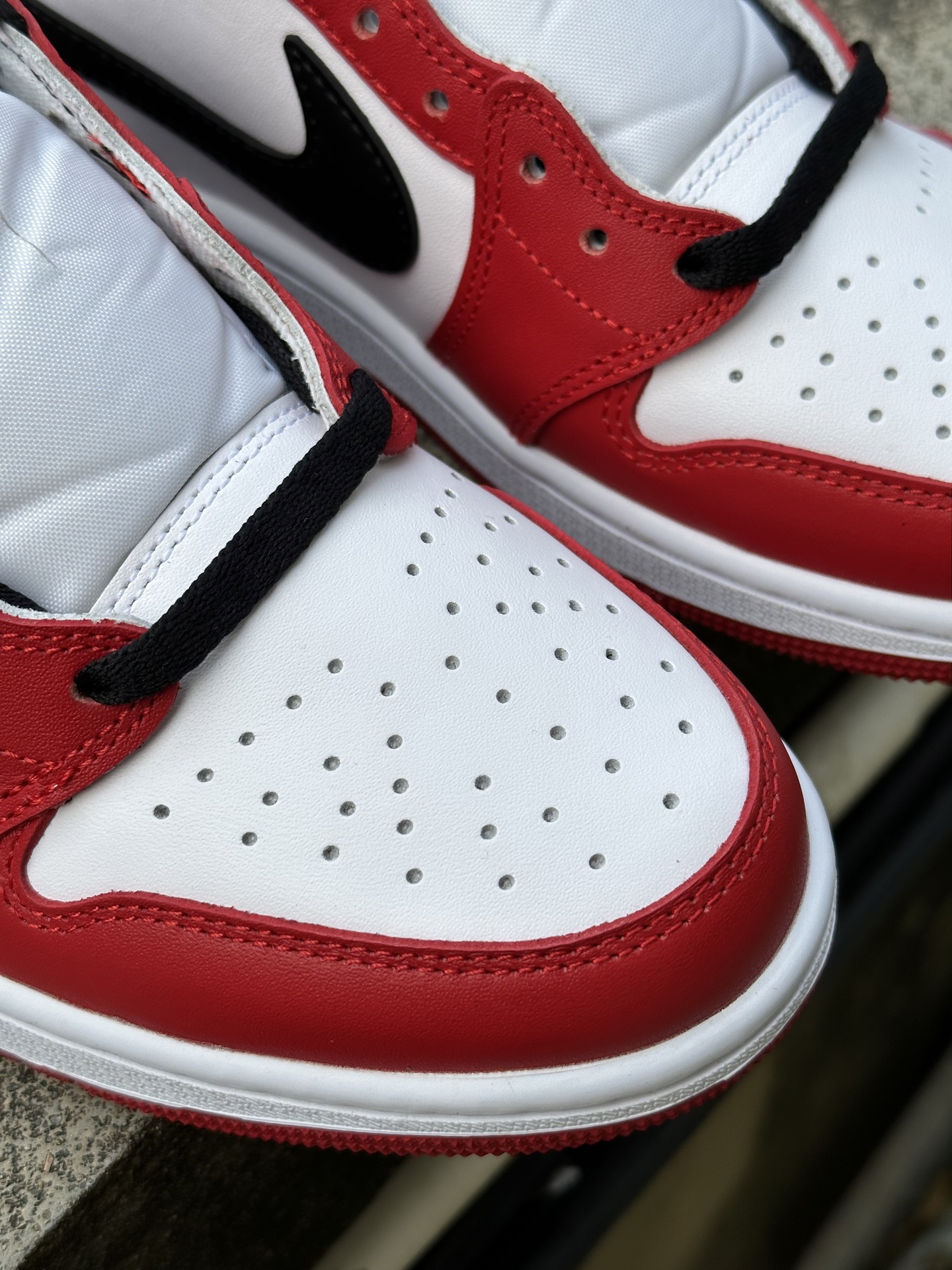 260 莞产头层老货新做必有刷子 Jordan Air Jordan 1 RETRO LOW Chica舒适百搭 低帮 复古篮球鞋 男女同款 红白黑 HQ6998-600