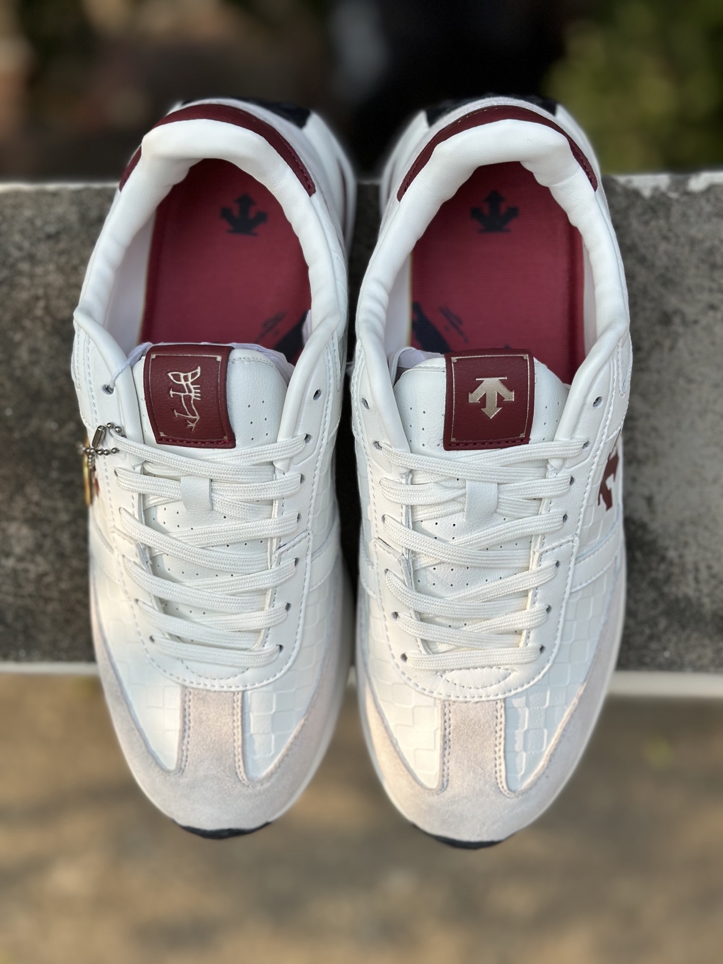 220 迪桑特DESCENTE Chron 马年限定 通勤缓震 稳定舒适 低帮 生活休闲鞋 D6131LSN19-Chinese UA Cheap High Quatity Brand Clothes Bags handbags Sneakers wholesale wholesaler seller from China Factory suppliers Fashion Clothing Shoes best Quality Beautiful Price 220 迪桑特DESCENTE Chron 马年限定 通勤缓震 稳定舒适 低帮 生活休闲鞋 D6131LSN19