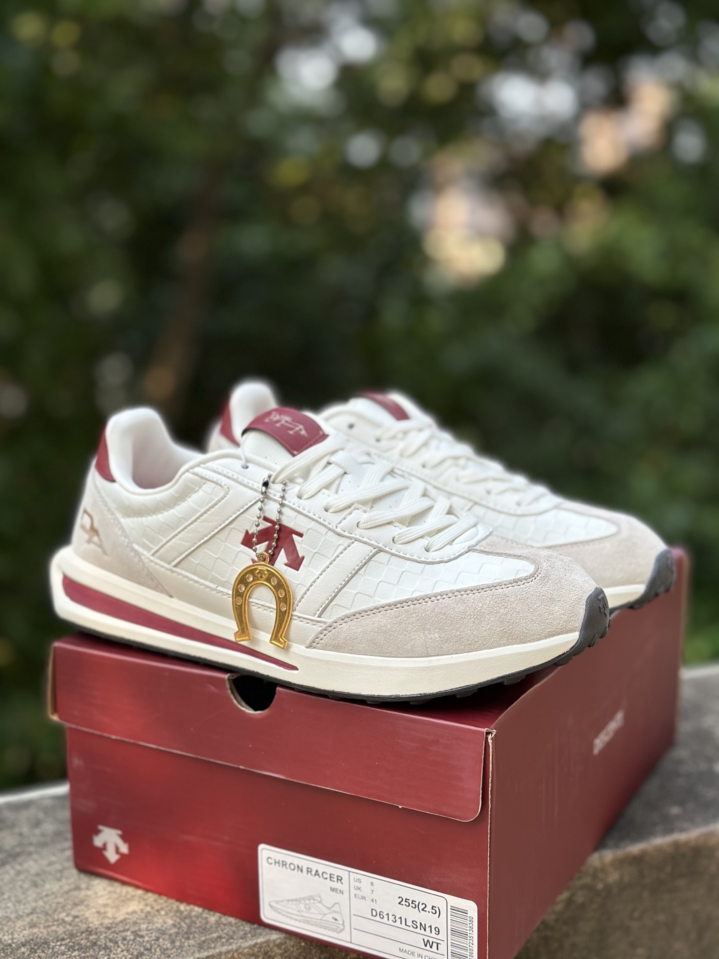 220 迪桑特DESCENTE Chron 马年限定 通勤缓震 稳定舒适 低帮 生活休闲鞋 D6131LSN19-Chinese UA Cheap High Quatity Brand Clothes Bags handbags Sneakers wholesale wholesaler seller from China Factory suppliers Fashion Clothing Shoes best Quality Beautiful Price 220 迪桑特DESCENTE Chron 马年限定 通勤缓震 稳定舒适 低帮 生活休闲鞋 D6131LSN19