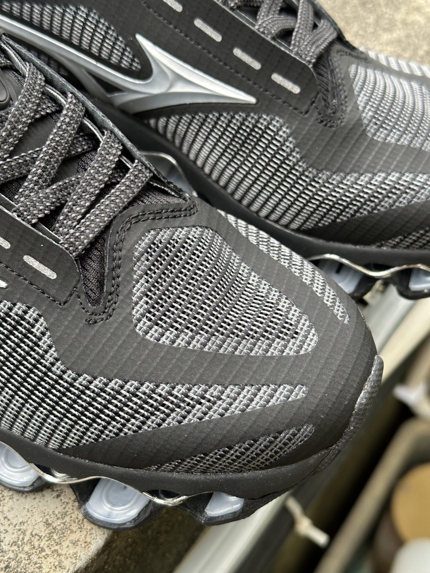Mizuno Wave Prophecy 15 舒适精致贴合减震耐磨透气回弹 低帮跑步鞋 JIGC25