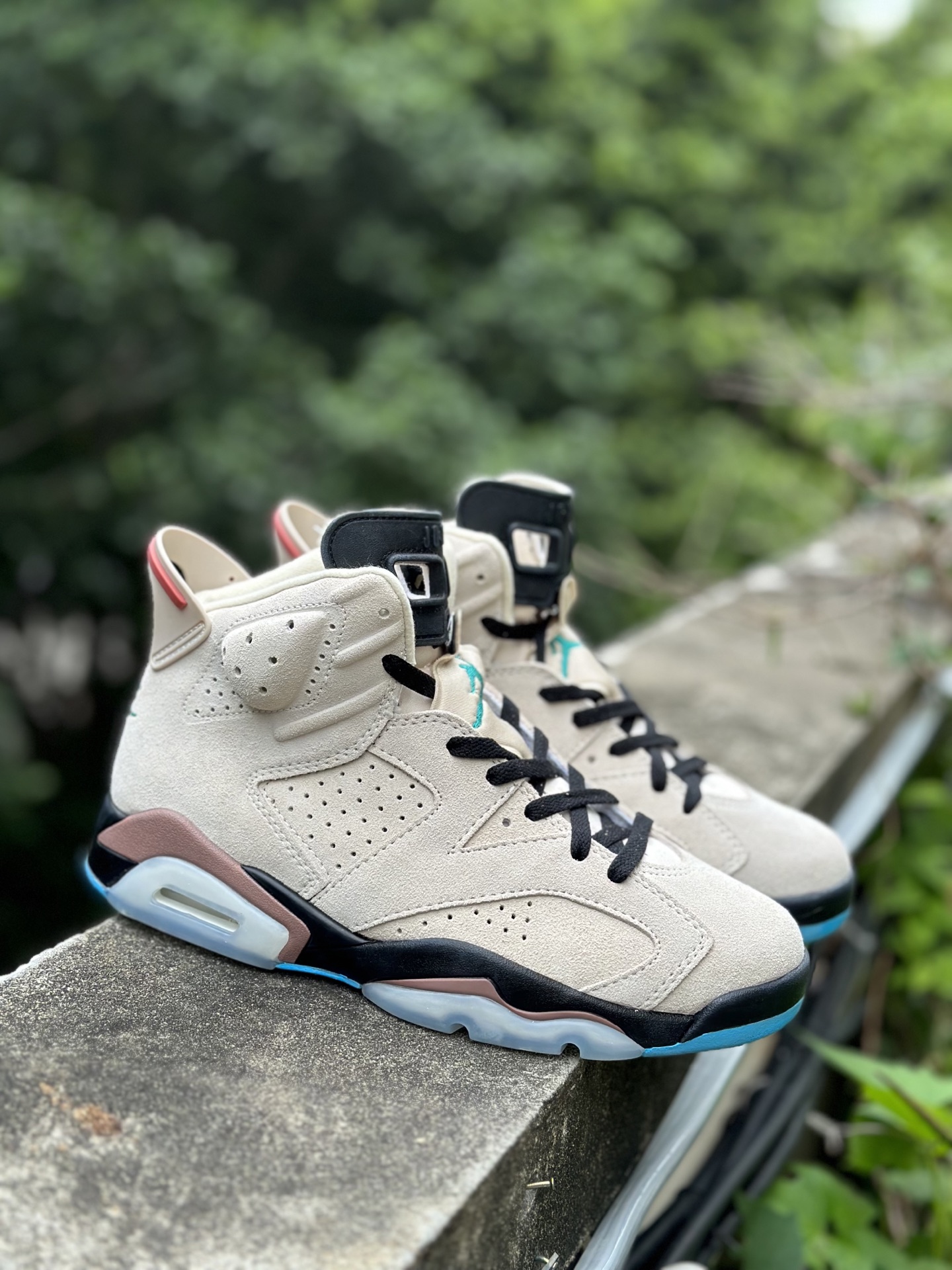 Air Jordan 6 Retro 高帮 AJ6 乔丹6代 aj6 乔6 高邦 乔丹篮球鞋系列 联名浅棕色 IF3103-100 Air Jordan 6 Retro 高帮 AJ6 乔丹6代 aj6 乔6 高邦 乔丹篮球鞋系列 联名浅棕色 IF3103-100
