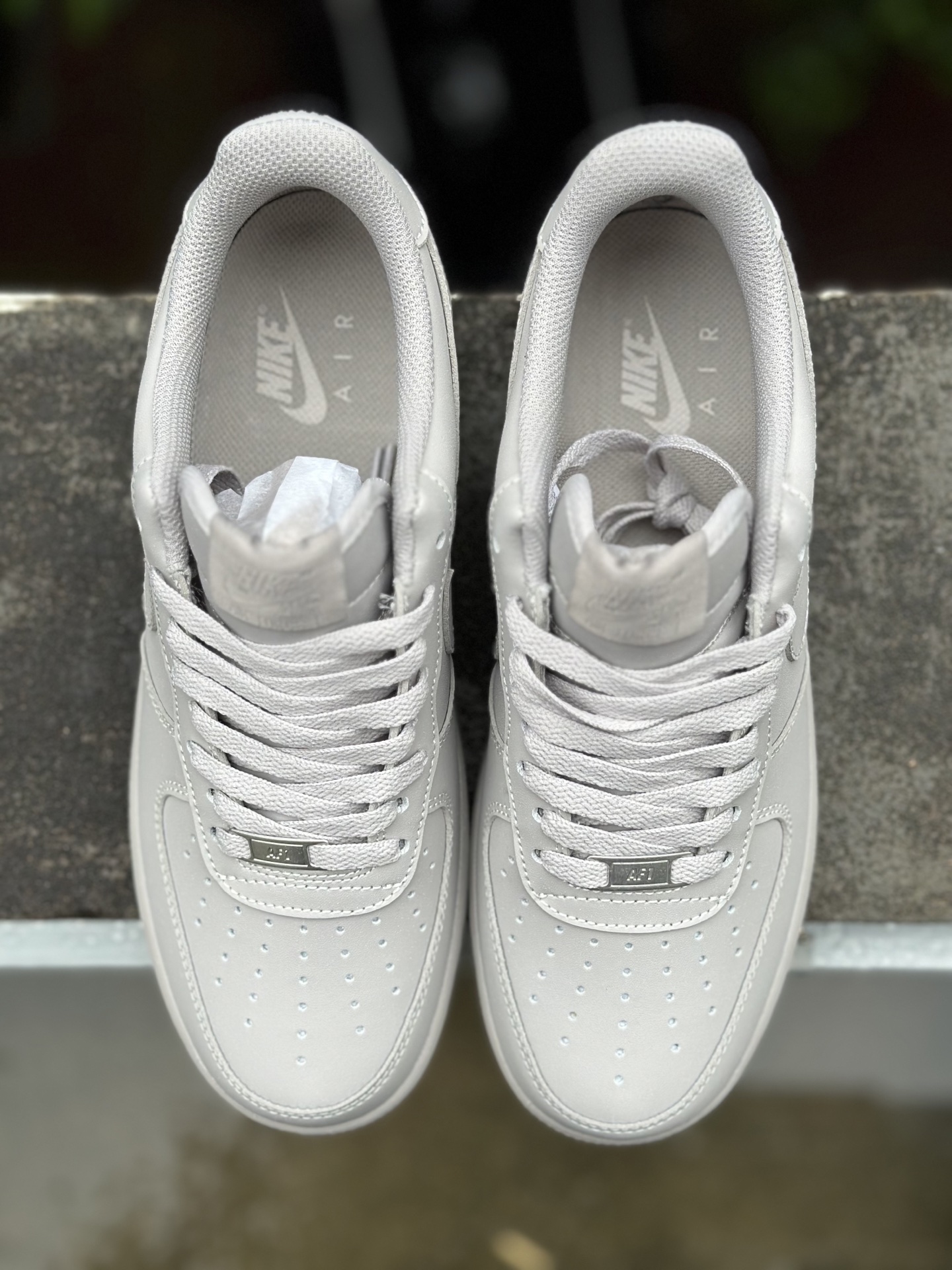 Nike Air Force 1 Low 空军一号低帮休闲运动板鞋 IH1698-001 灰色 Nike Air Force 1 Low 空军一号低帮休闲运动板鞋 IH1698-001 灰色