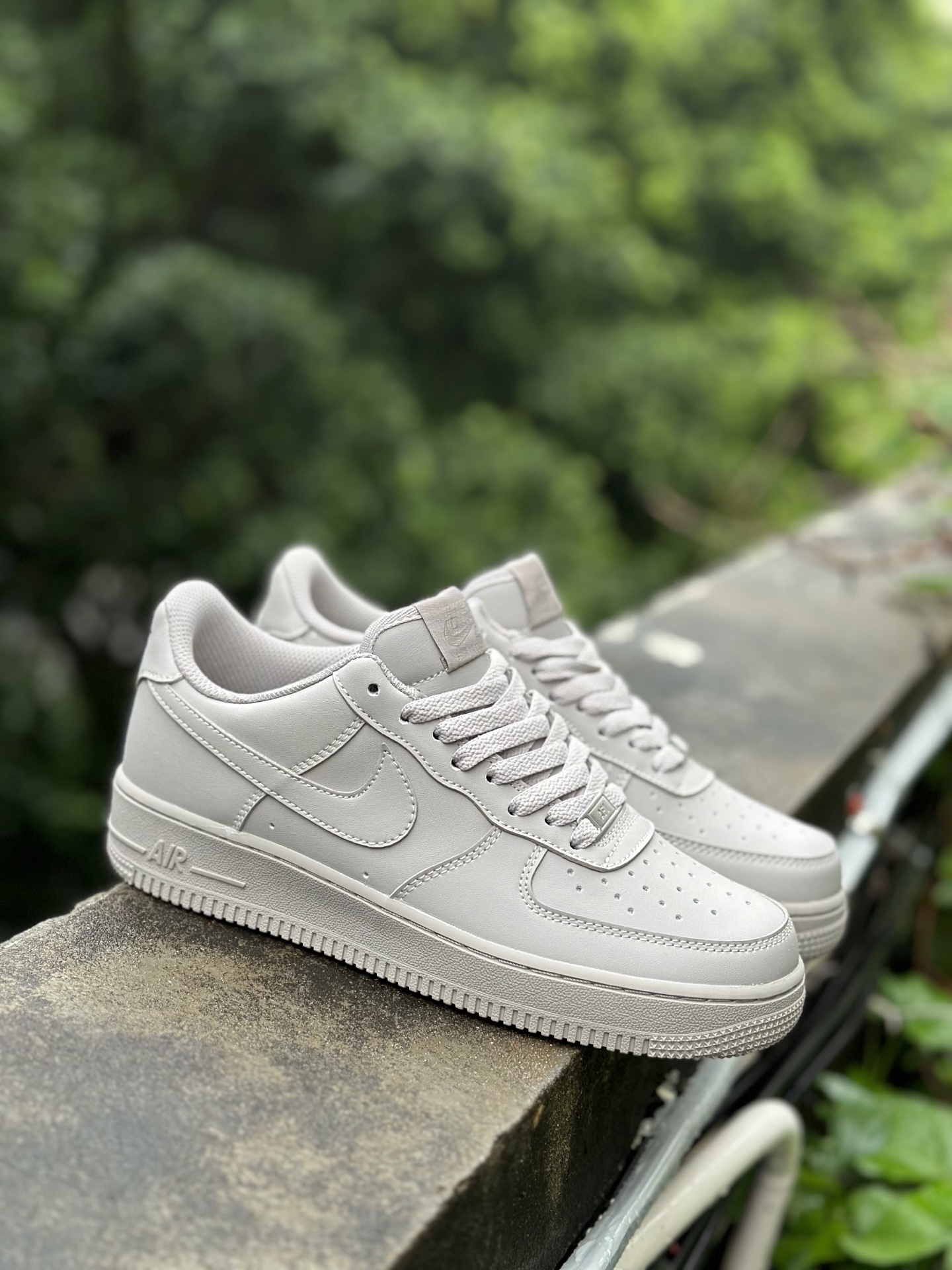 Nike Air Force 1 Low 空军一号低帮休闲运动板鞋 IH1698-001 灰色 Nike Air Force 1 Low 空军一号低帮休闲运动板鞋 IH1698-001 灰色