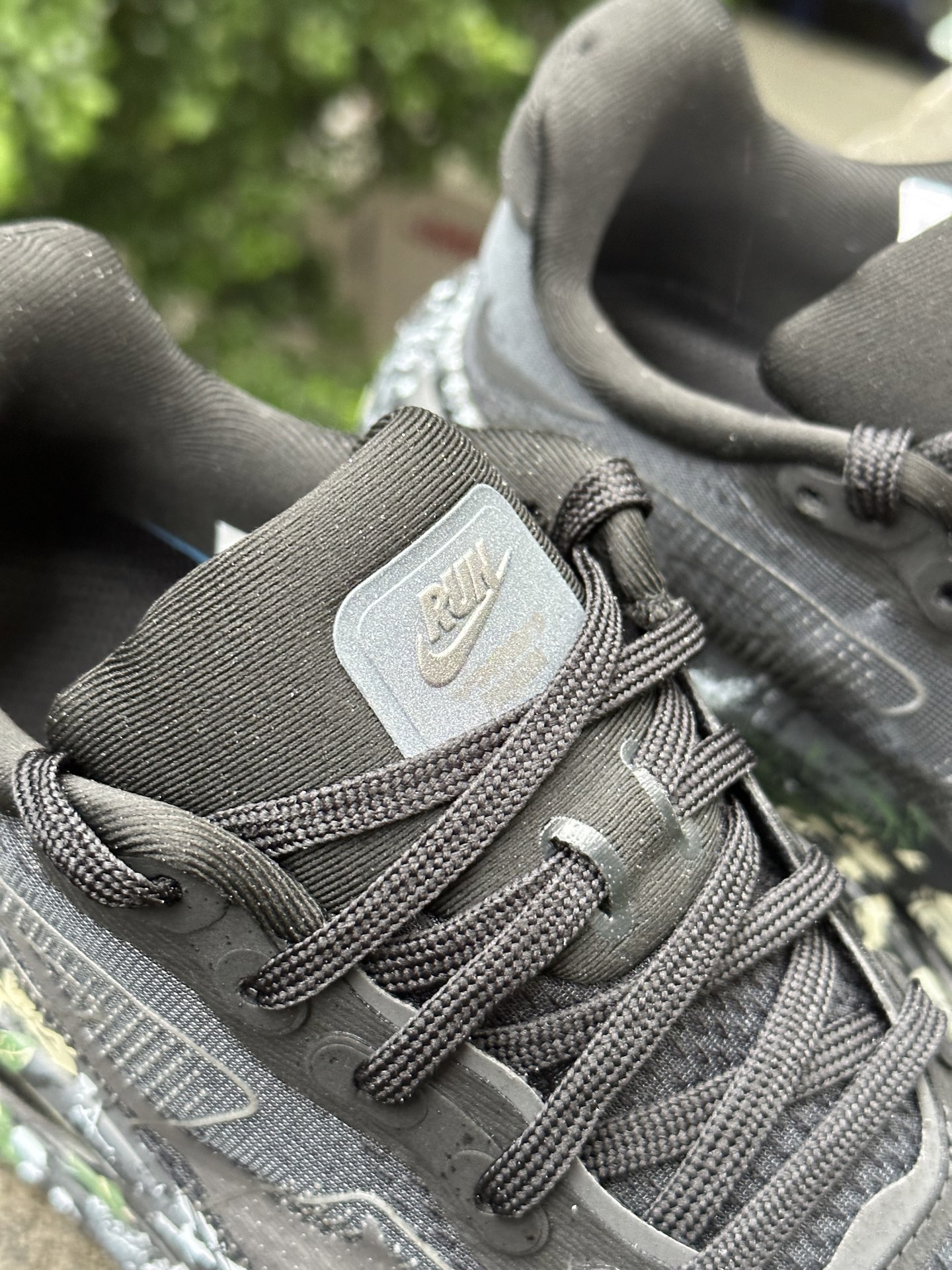Nike Air Zoom Vomero Premium 耐克网面厚底气垫跑鞋 IO7325-001 黑色 Nike Air Zoom Vomero Premium 耐克网面厚底气垫跑鞋 IO7325-001 黑色