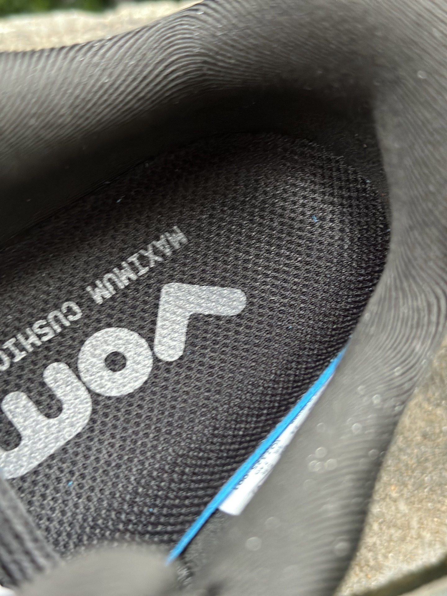 Nike Air Zoom Vomero Premium 耐克网面厚底气垫跑鞋 IO7325-001 黑色 Nike Air Zoom Vomero Premium 耐克网面厚底气垫跑鞋 IO7325-001 黑色