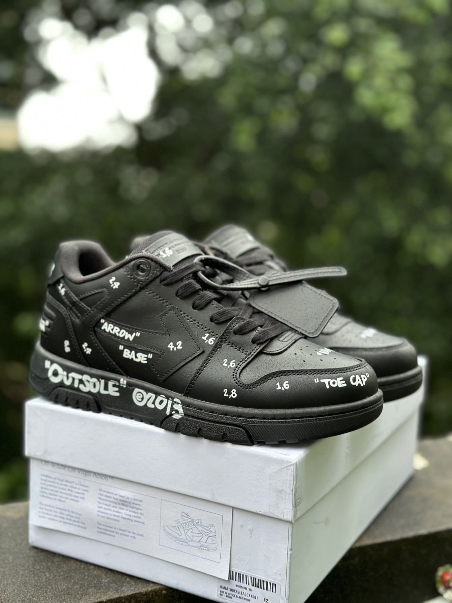 OFF-WHITE Out Of Office 低帮时尚板鞋