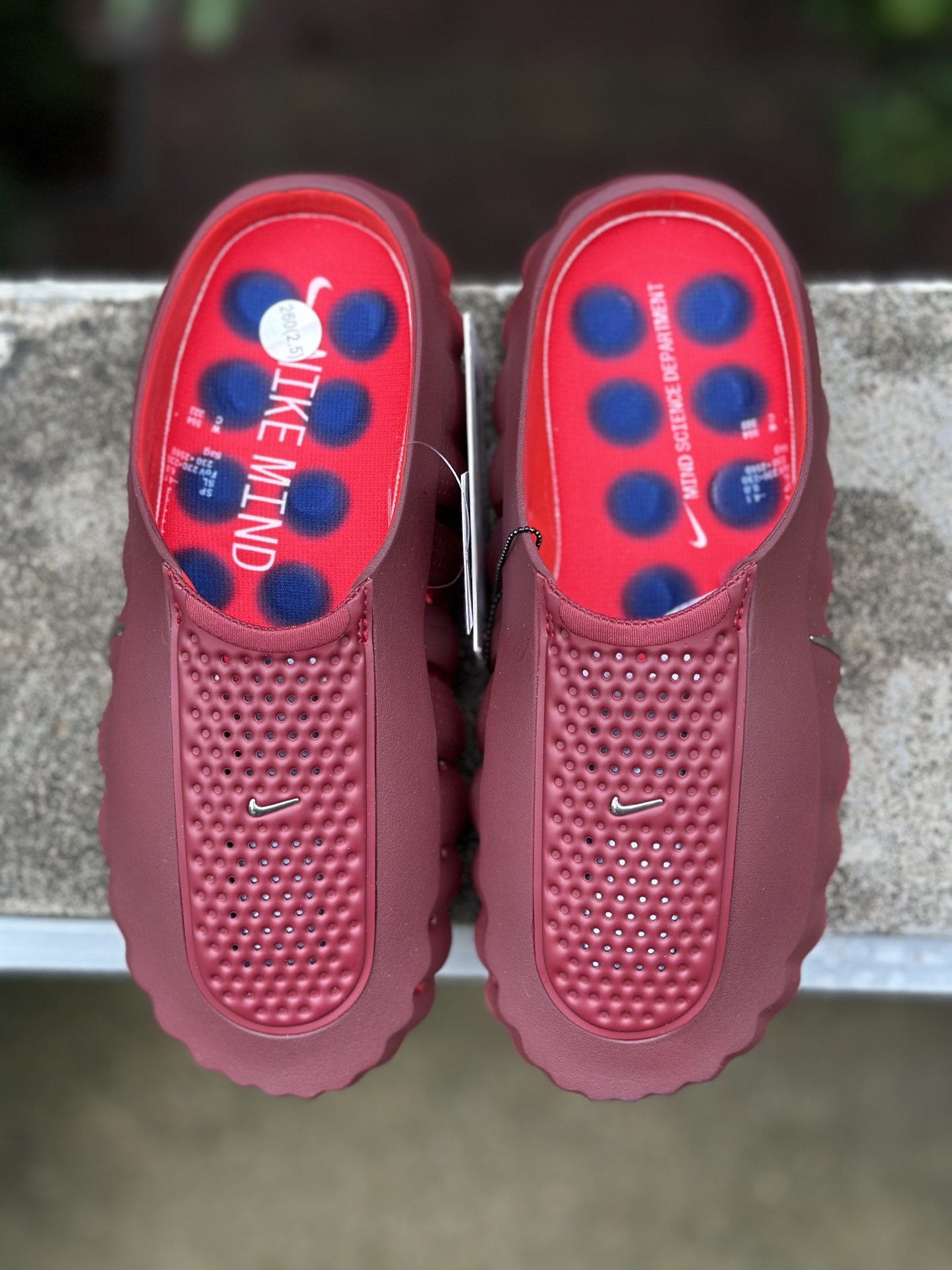 PKNike Mind 001 黑科技足底按摩舒适柔软包头拖鞋 深红 HQ4307-601 PKNike Mind 001 黑科技足底按摩舒适柔软包头拖鞋 深红 HQ4307-601