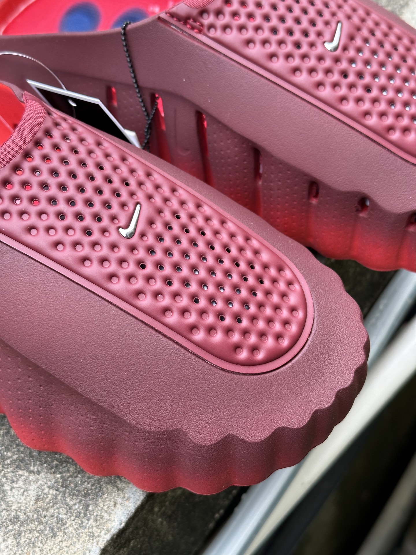 PKNike Mind 001 黑科技足底按摩舒适柔软包头拖鞋 深红 HQ4307-601 PKNike Mind 001 黑科技足底按摩舒适柔软包头拖鞋 深红 HQ4307-601