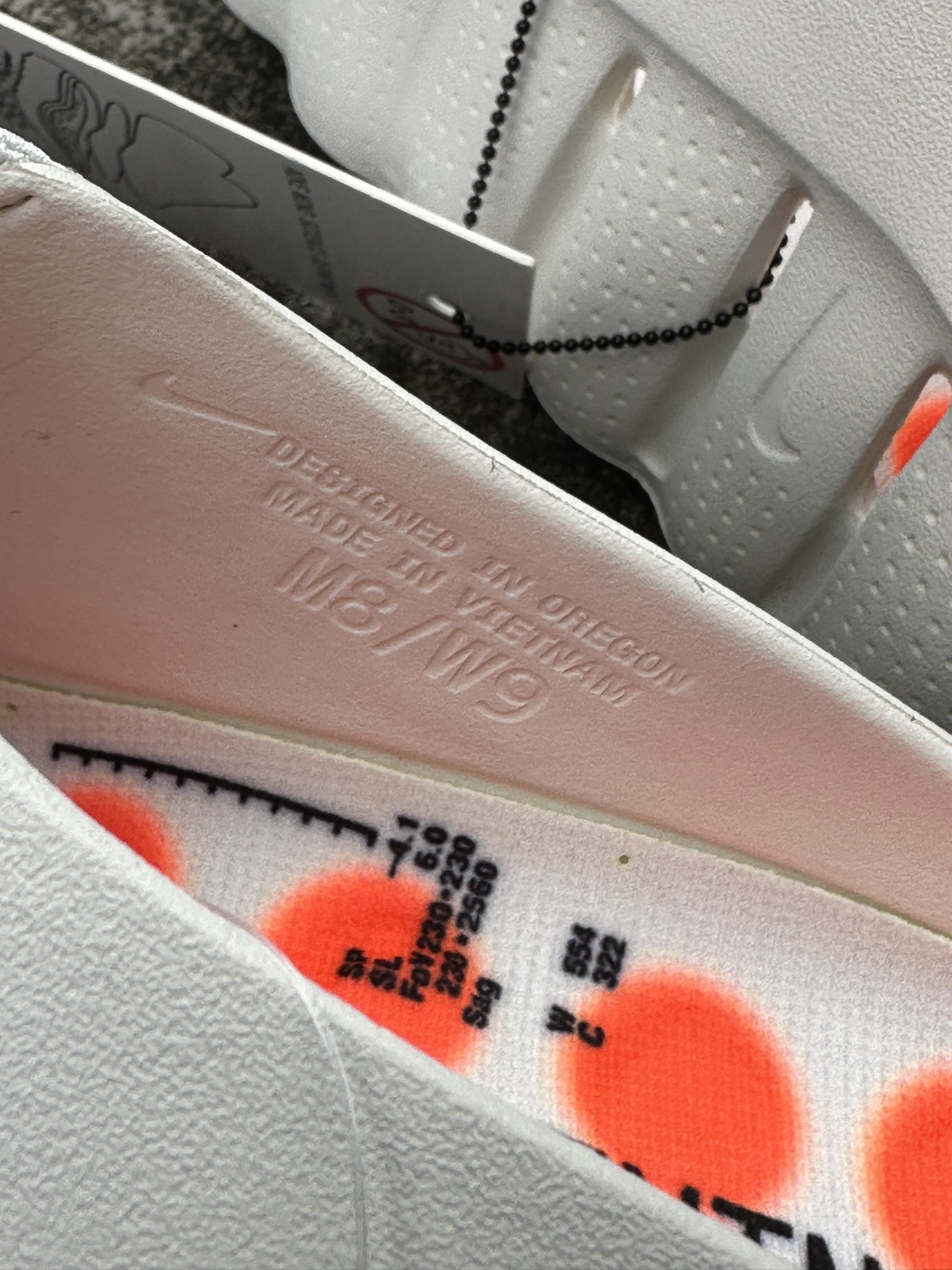 PKNike Mind 001 黑科技足底按摩舒适柔软包头拖鞋 米色 HQ4307-002 PKNike Mind 001 黑科技足底按摩舒适柔软包头拖鞋 米色 HQ4307-002