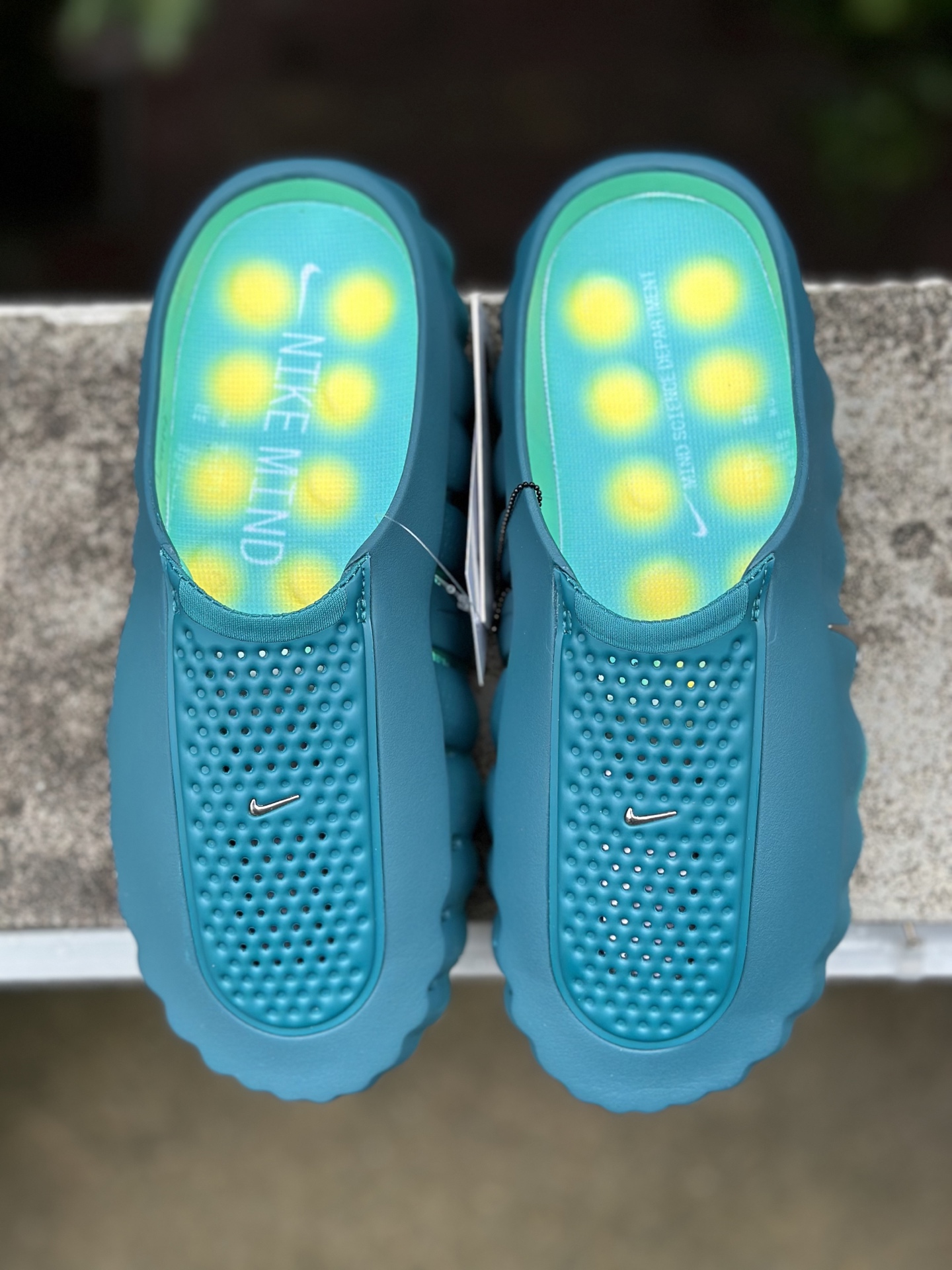 PKNike Mind 001 黑科技足底按摩舒适柔软包头拖鞋 晶洞蓝绿 HQ4307-301-Top High Quatity Cheap Sneakers Fashion Clothing Clothes Bags handbags Shoes of all Brand wholesale With The best Quality And Beautiful Price from China Factory Chinese suppliers wholesaler seller PKNike Mind 001 黑科技足底按摩舒适柔软包头拖鞋 晶洞蓝绿 HQ4307-301