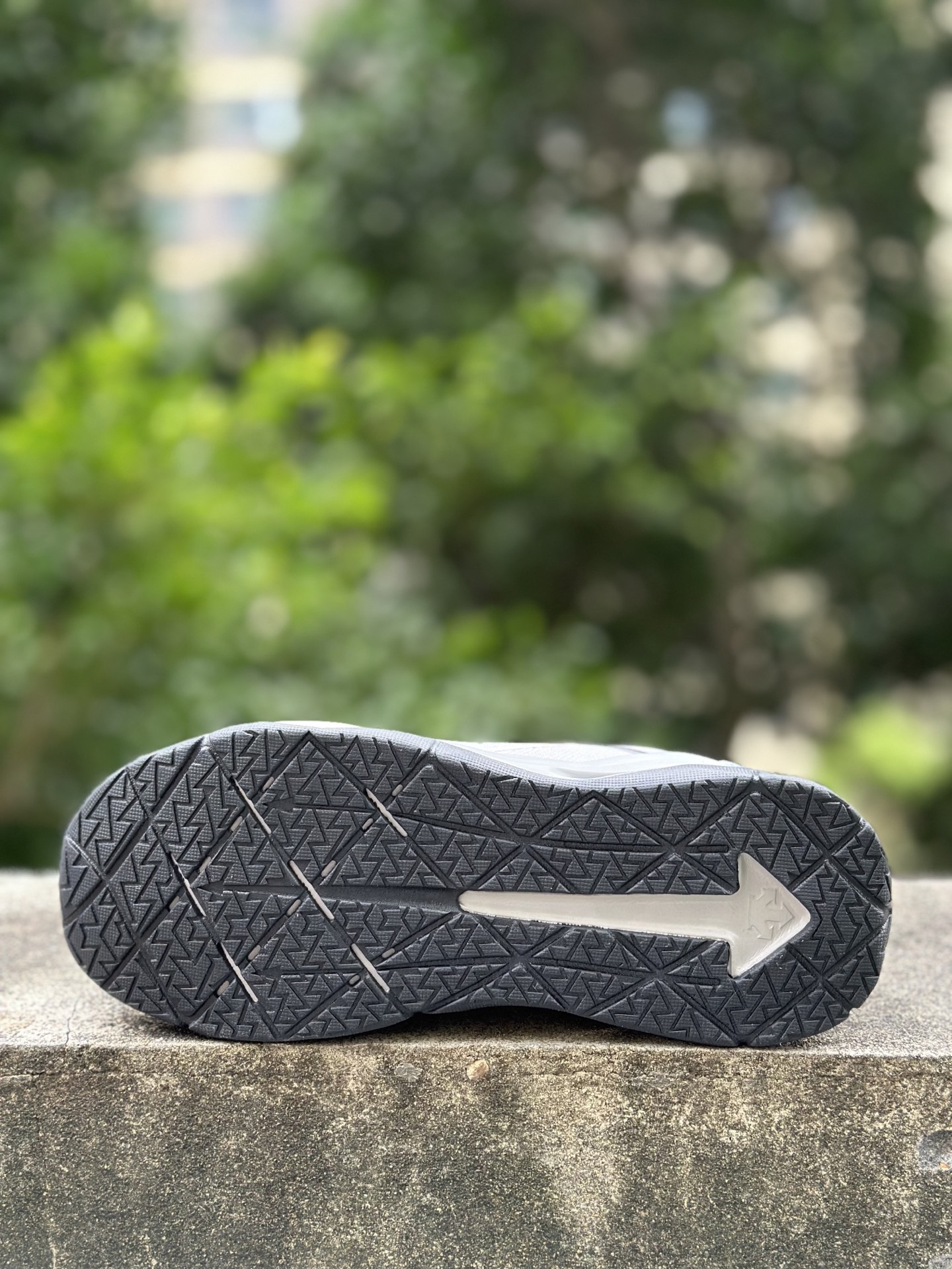 迪桑特DESCENTE CIRCUIT 2.0 WIRE 时尚舒适 低帮 训练鞋 浅灰色 D4331TCT07-LG-Top High Quatity Cheap Sneakers Fashion Clothing Clothes Bags handbags Shoes of all Brand wholesale With The best Quality And Beautiful Price from China Factory Chinese suppliers wholesaler seller 迪桑特DESCENTE CIRCUIT 2.0 WIRE 时尚舒适 低帮 训练鞋 浅灰色 D4331TCT07-LG